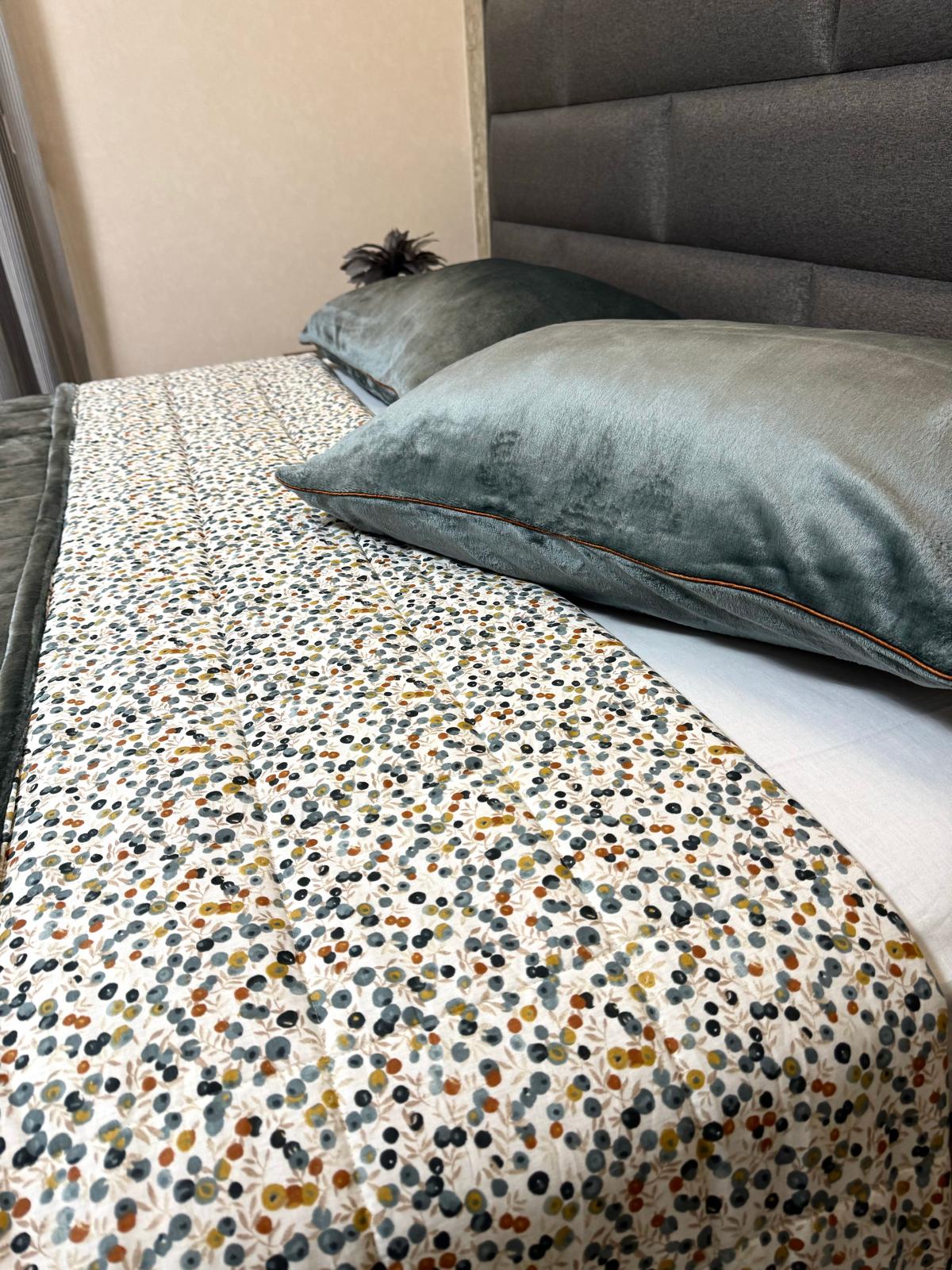 Yumuşak Kadife Çift Kişilik Yatak Örtüsü 240/245 cm