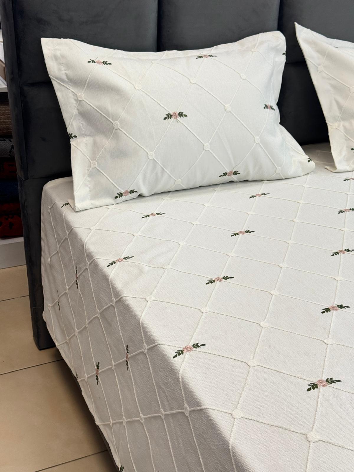 Karaca Pearl Nakışlı Pike Takımı 260/260 cm