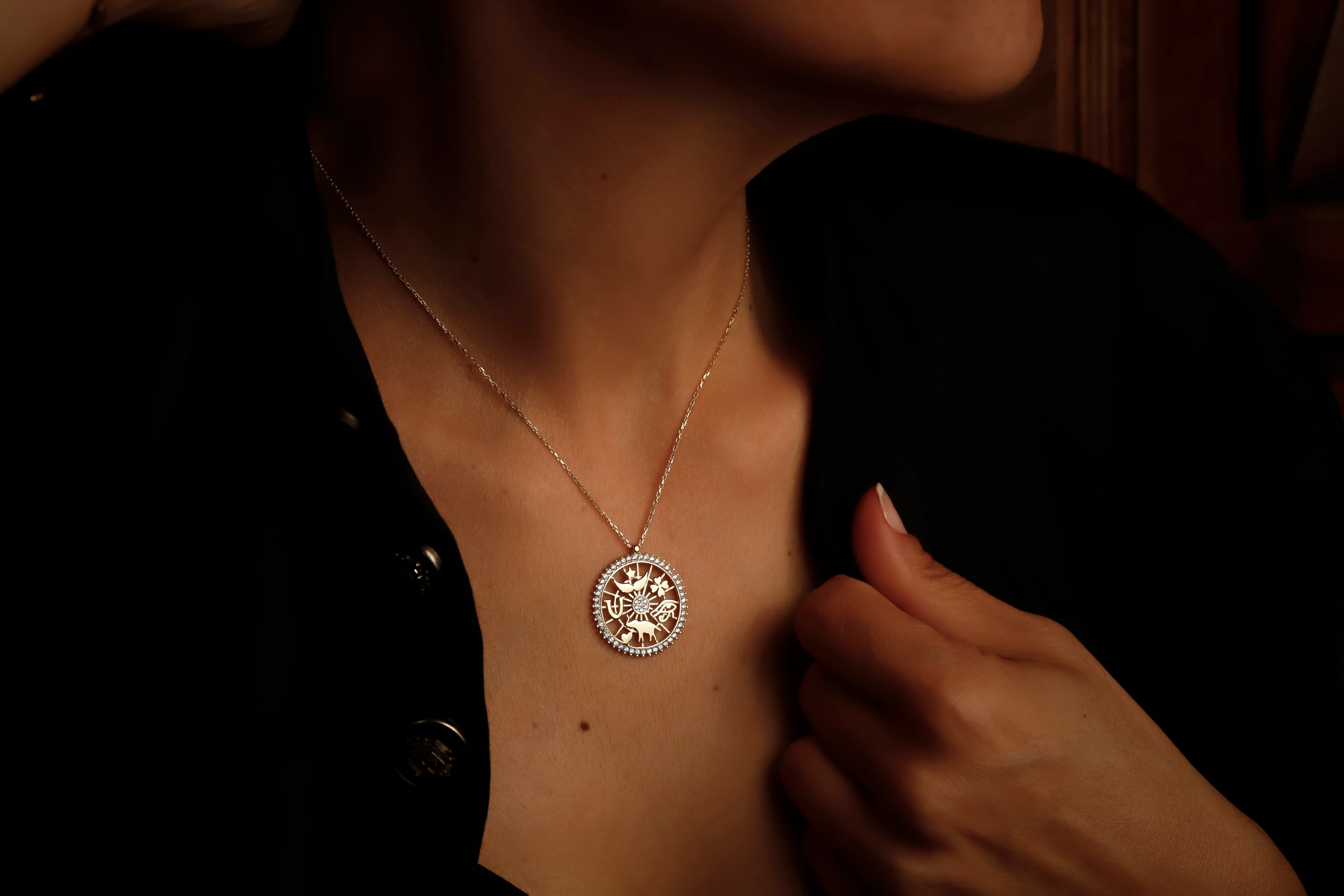 Altın Tılsım Kolye