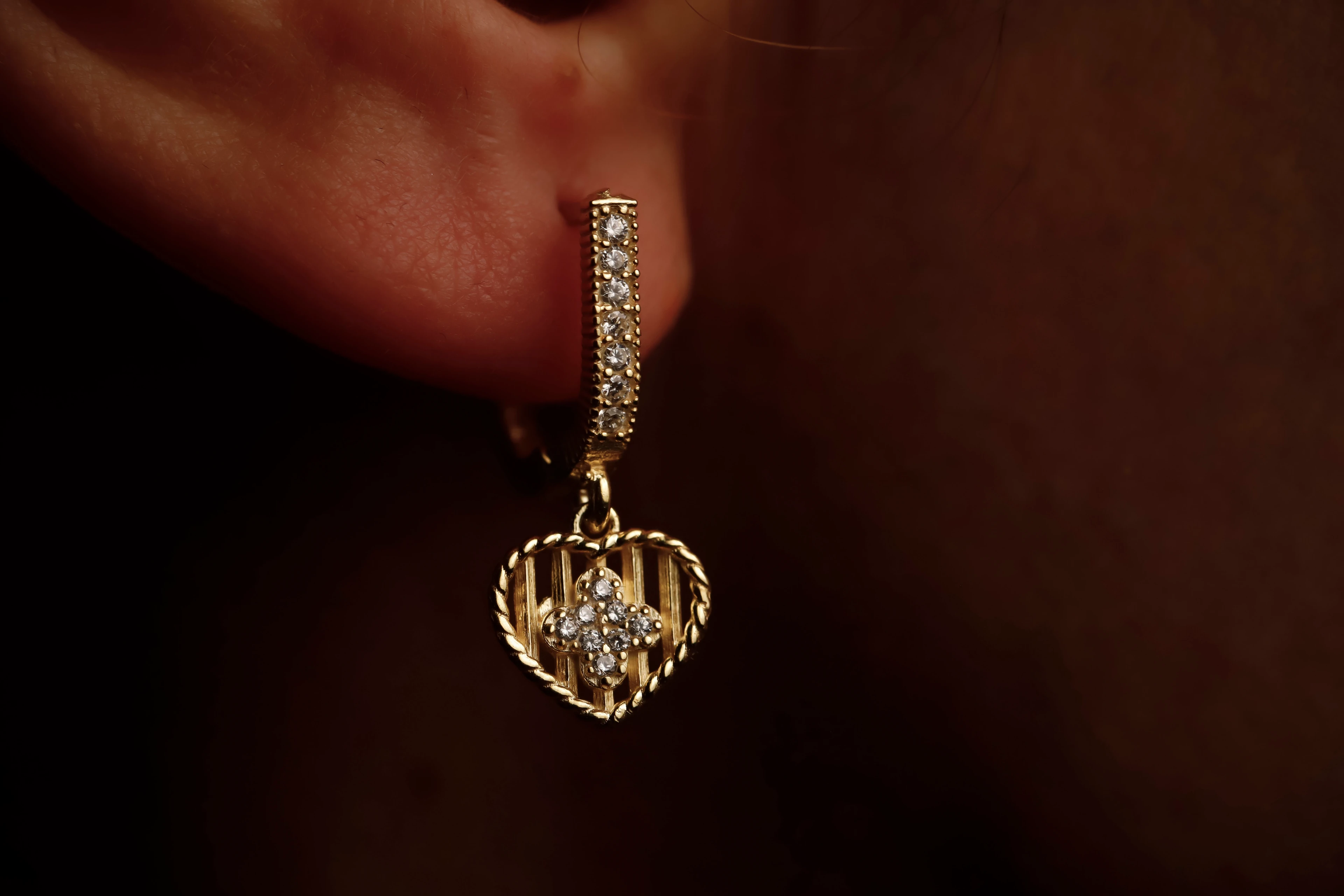 Gönül Penceresi Küpe