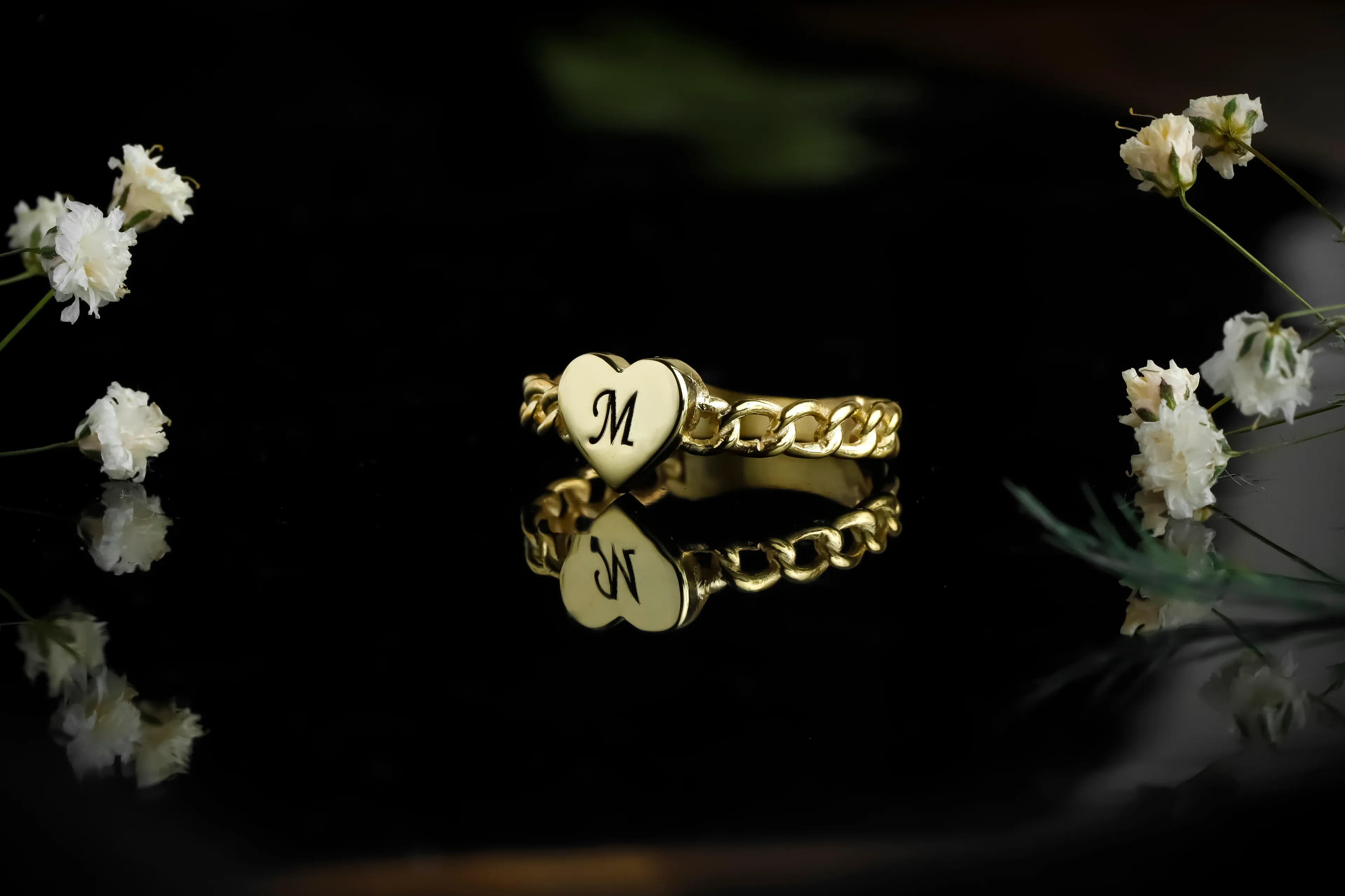 Aşkın İlk Harfi Yüzük