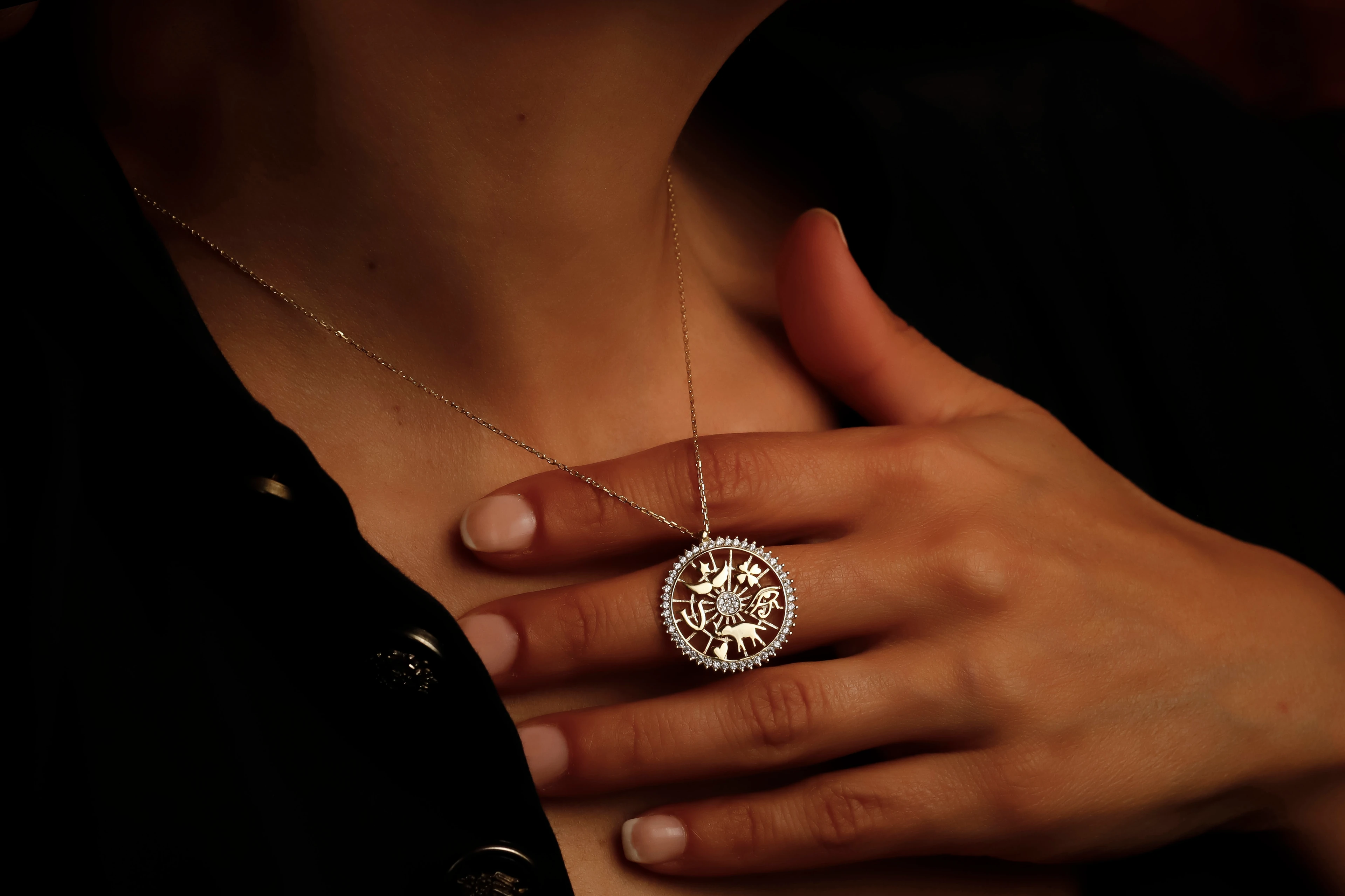 Altın Tılsım Kolye