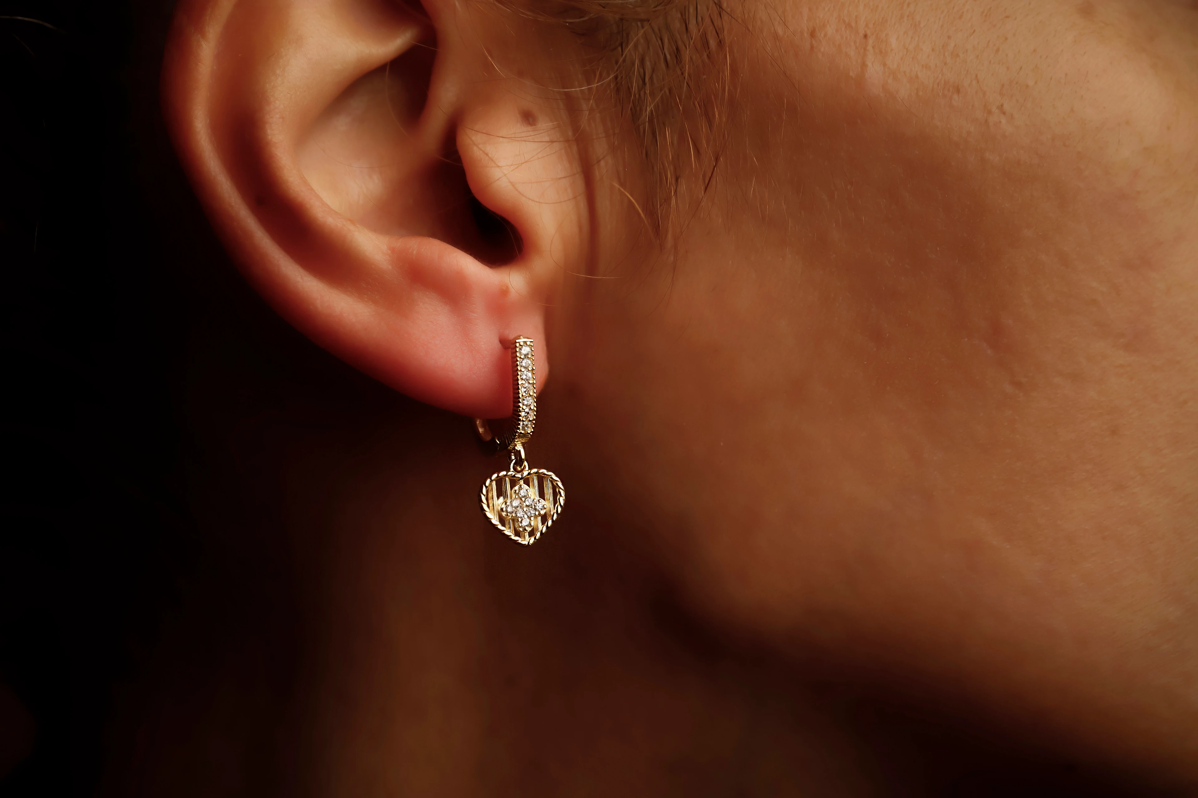 Gönül Penceresi Küpe