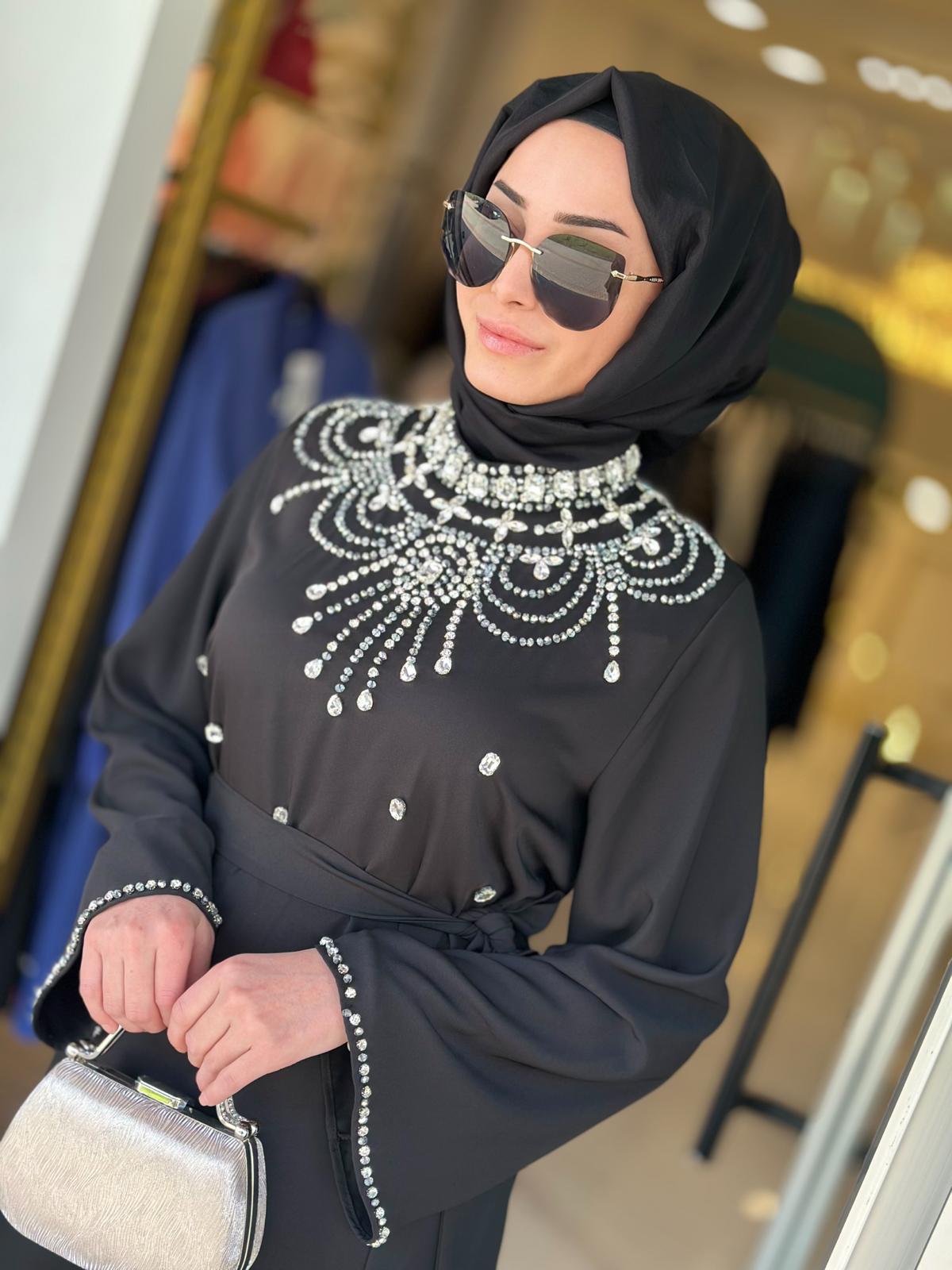 Yaka Taşlı Elbise-Tac 4246