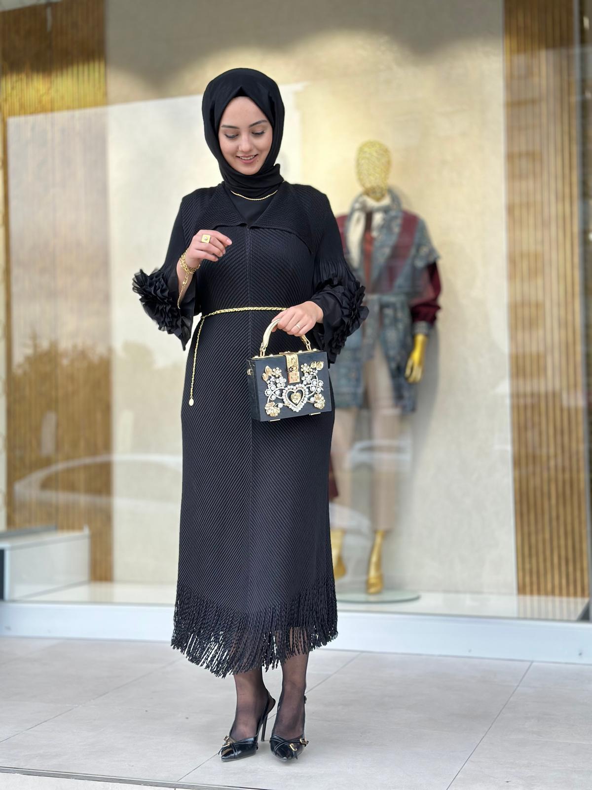 Püsküllü İthal Elbise-Tac