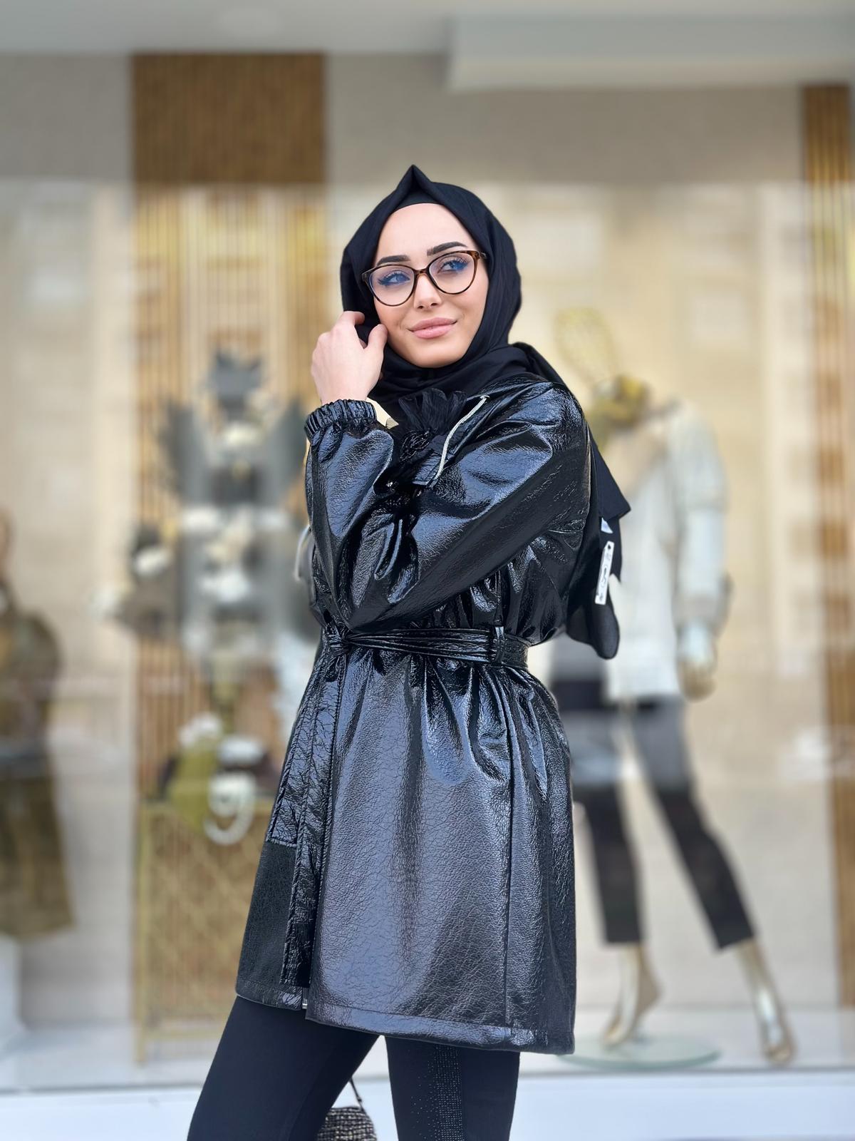 Çiçek Broşlu Deri Kap-Tac 4221