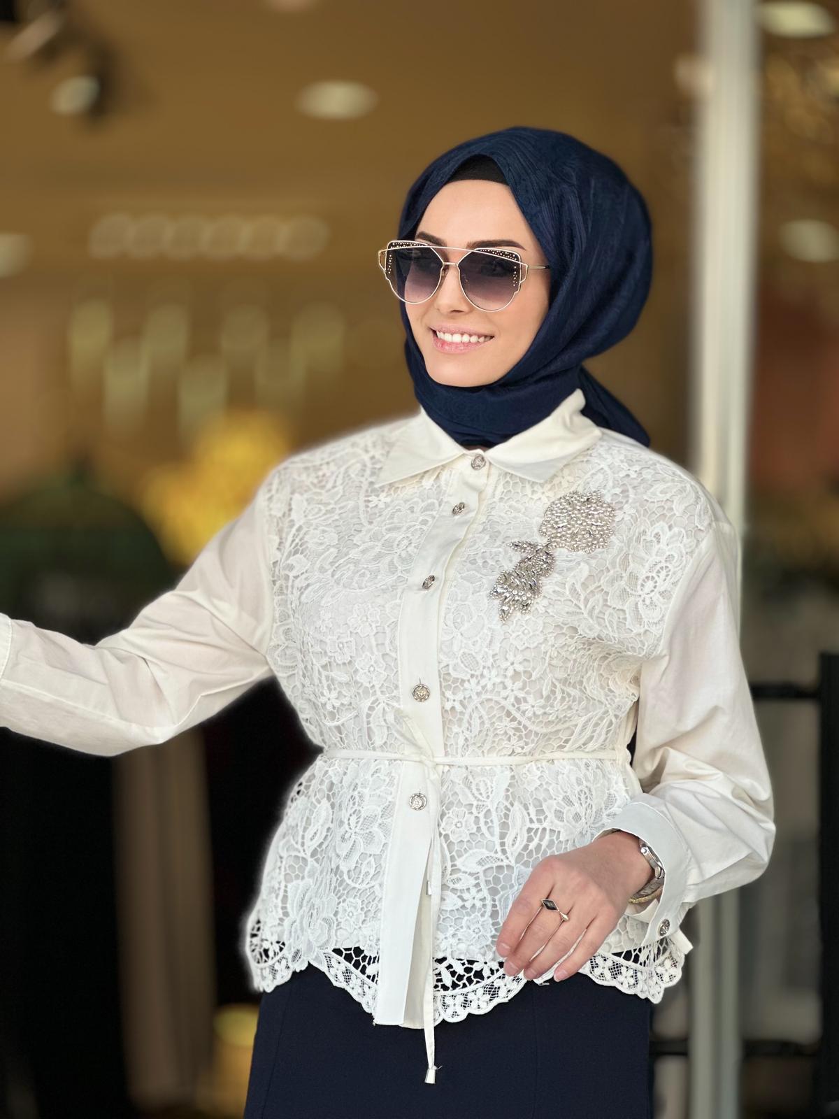 Dantelli Taşlı Gömlek-Tac 8623