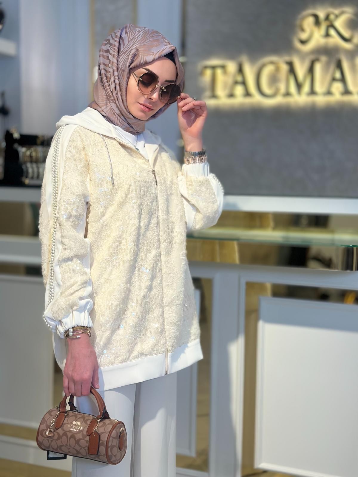 Kolları Taşlı Takım-Tac 7815