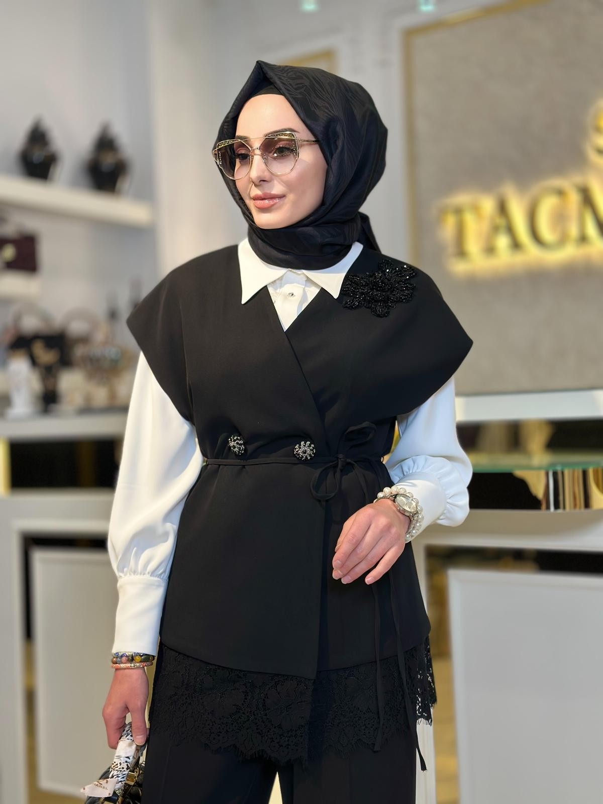 Yakası İşlemeli Takım-Tac 1421
