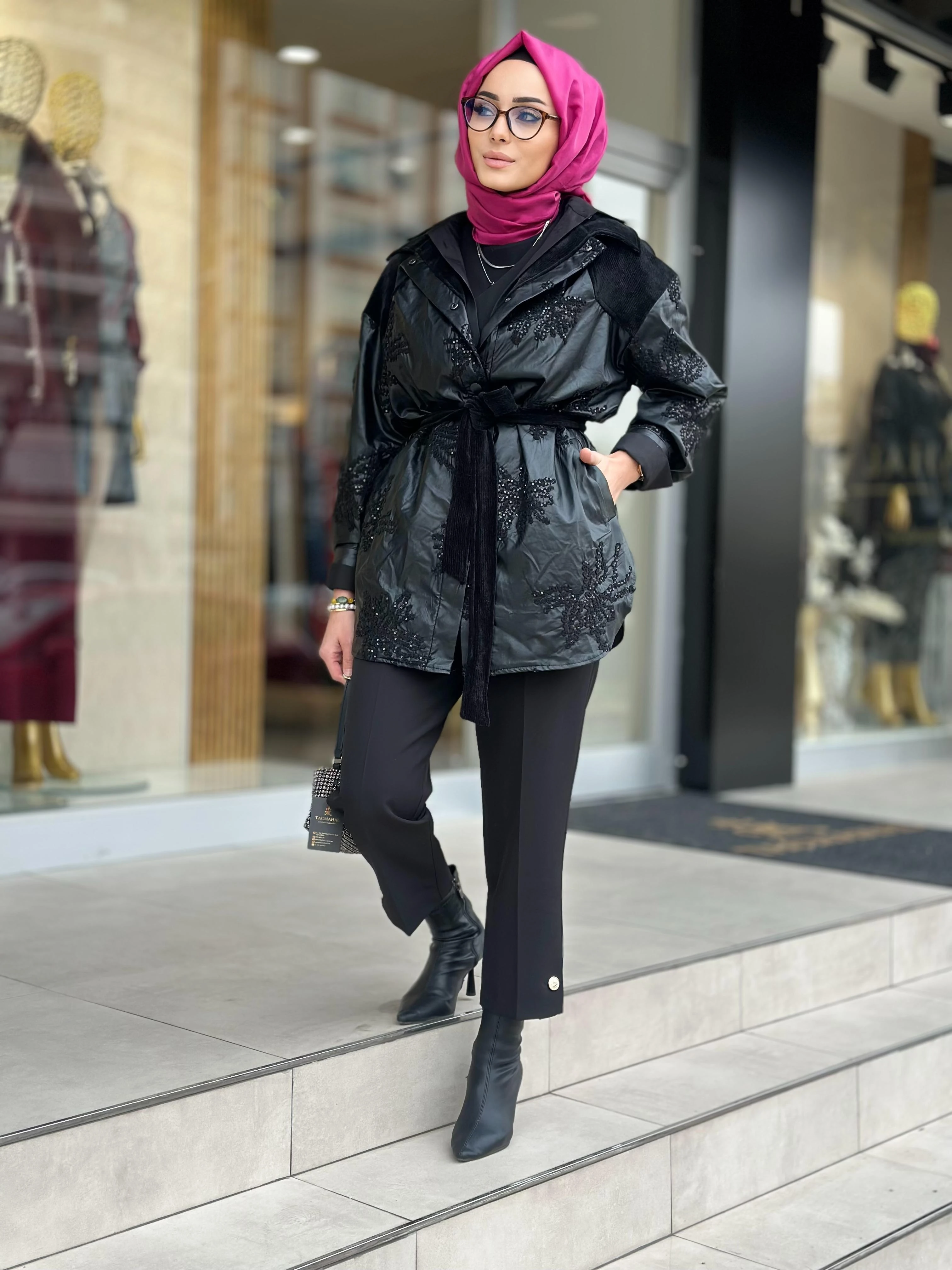 Nakışlı Deri Kap-Tac 7902