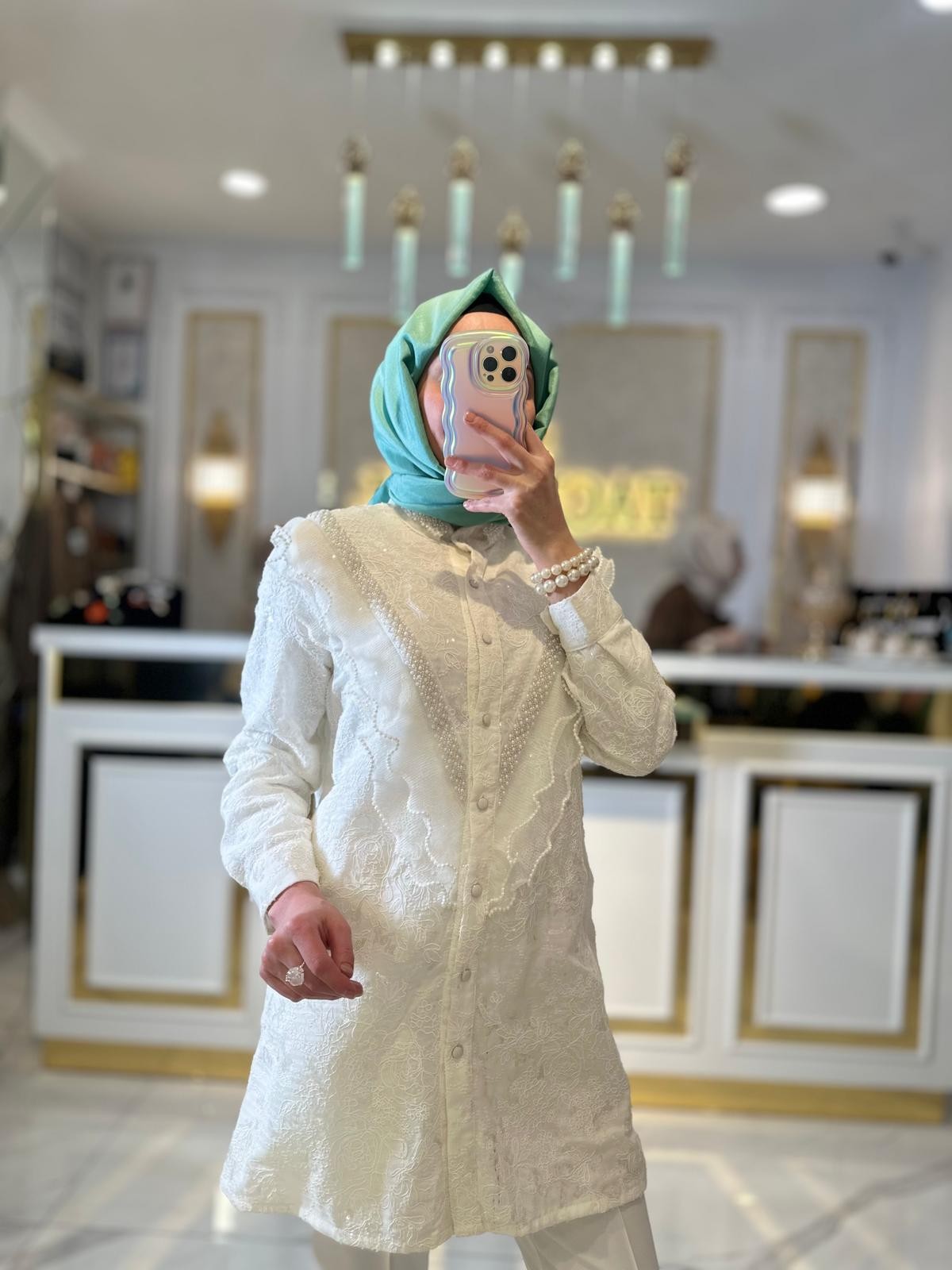 Çiçek İşlemeli Gömlek-Tac 4160 - Beyaz