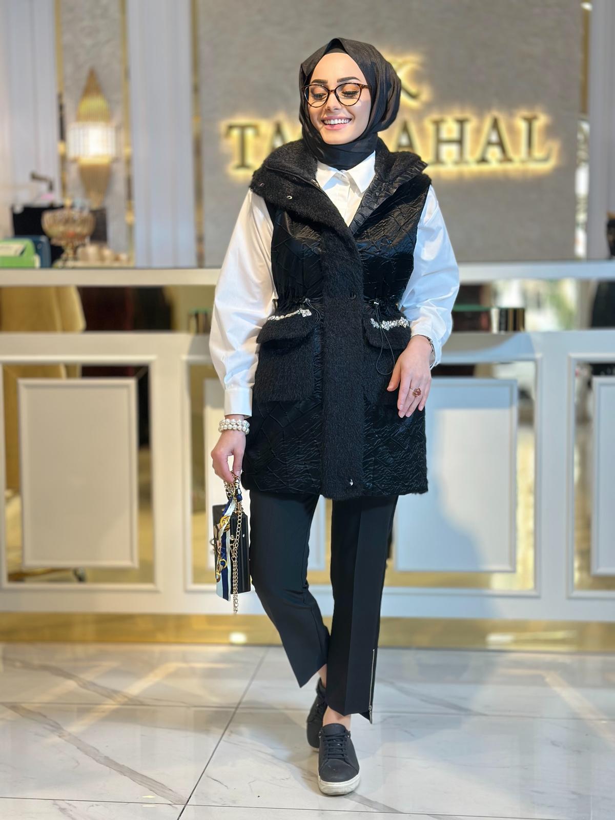 Cepleri Taşlı Deri Yelek-Tac 9407