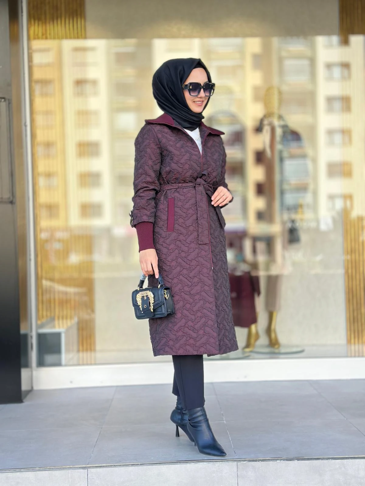 Jakarlı Kabartmalı Kap-Tac 2911