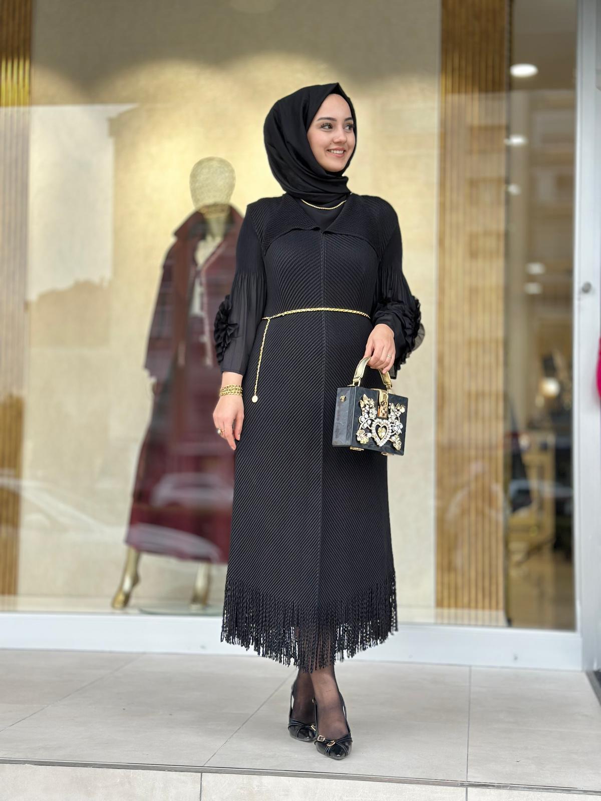 Püsküllü İthal Elbise-Tac