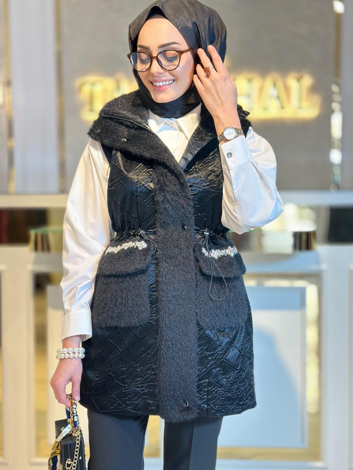 Cepleri Taşlı Deri Yelek-Tac 9407