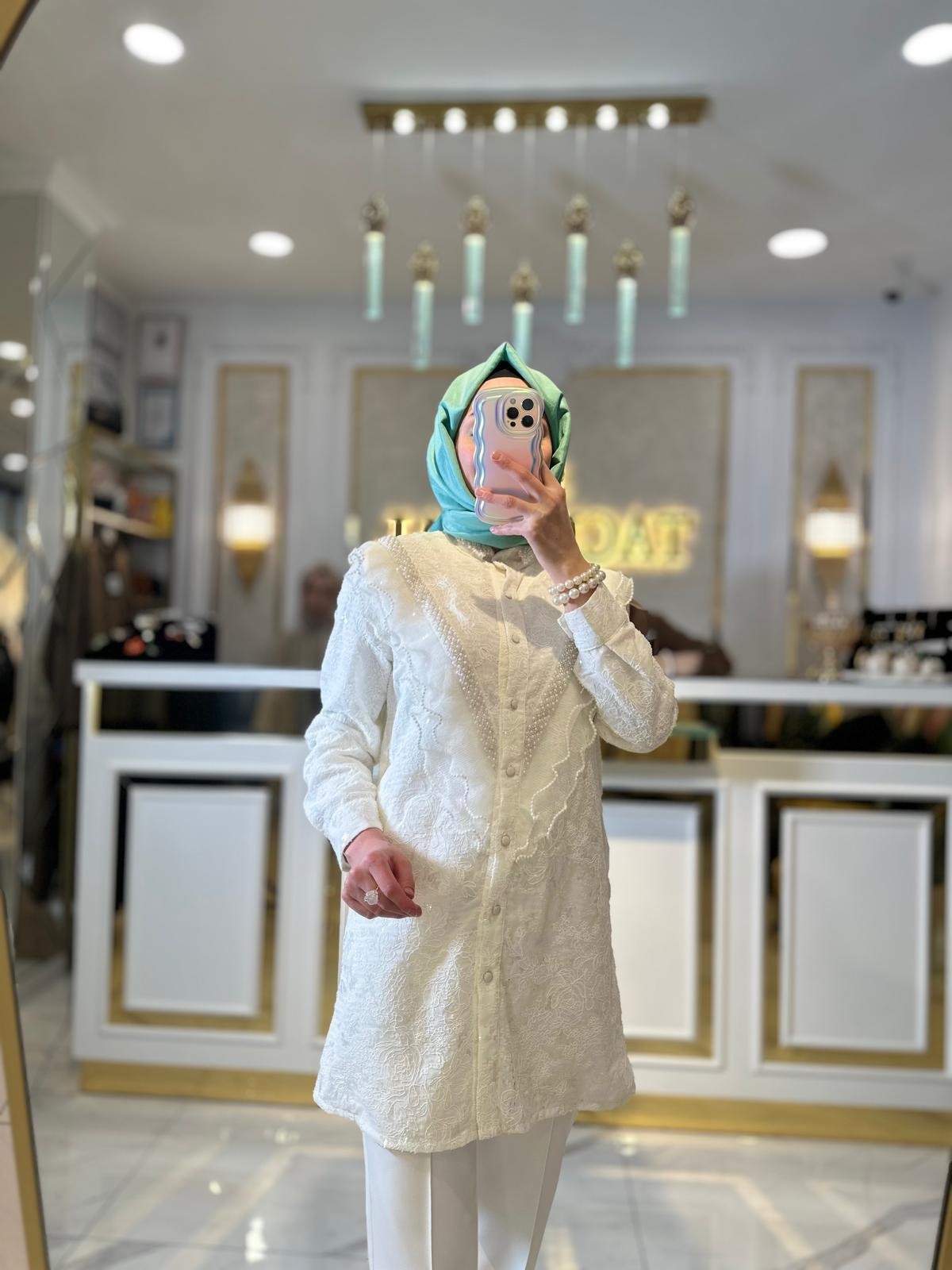 Çiçek İşlemeli Gömlek-Tac 4160