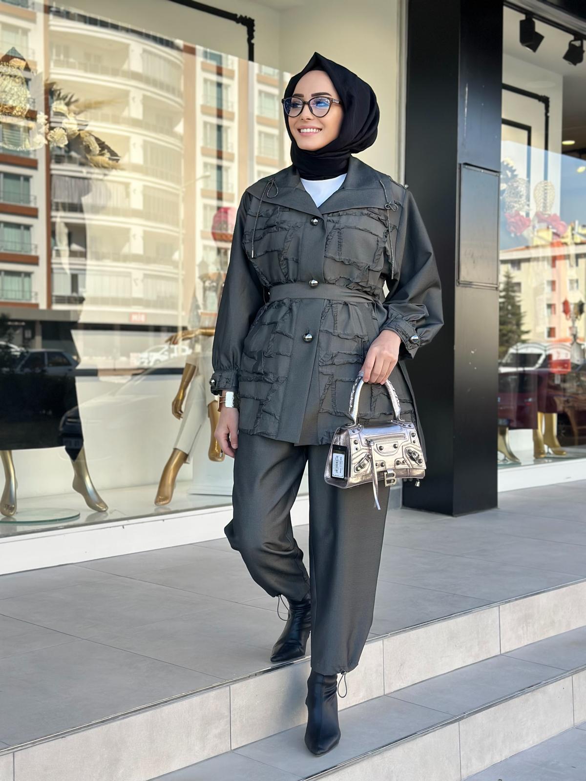 Düğmeli Jakar Takım-Tac 1592