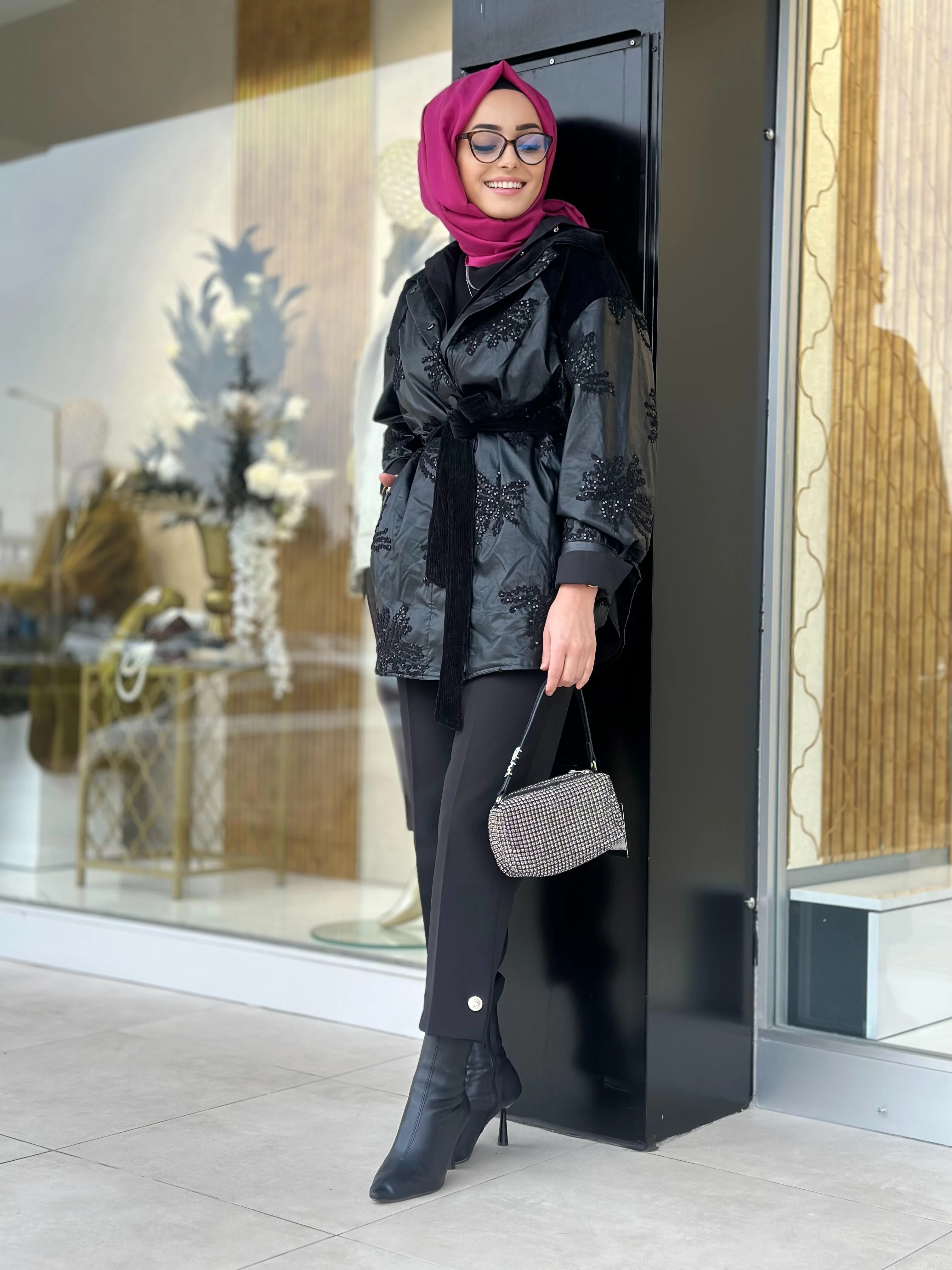 Nakışlı Deri Kap-Tac 7902