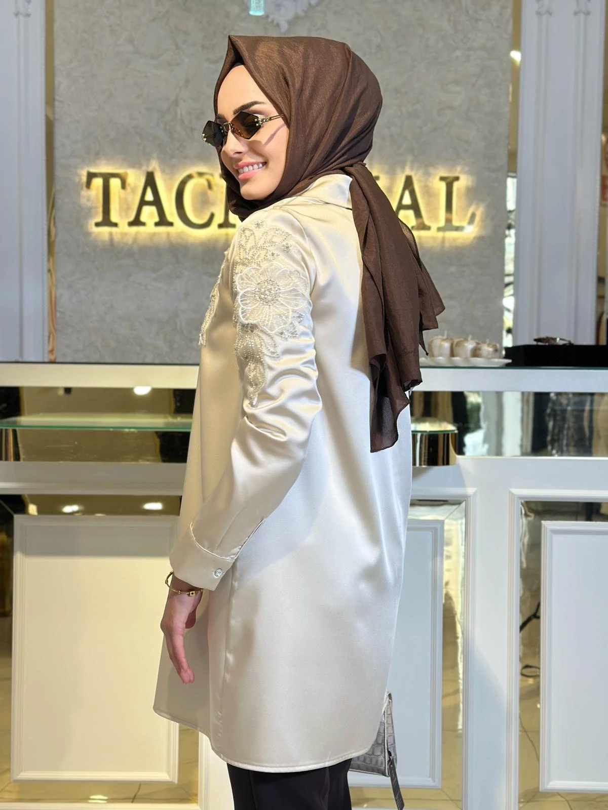 Omzu Çiçekli Tunik-Tac 3216