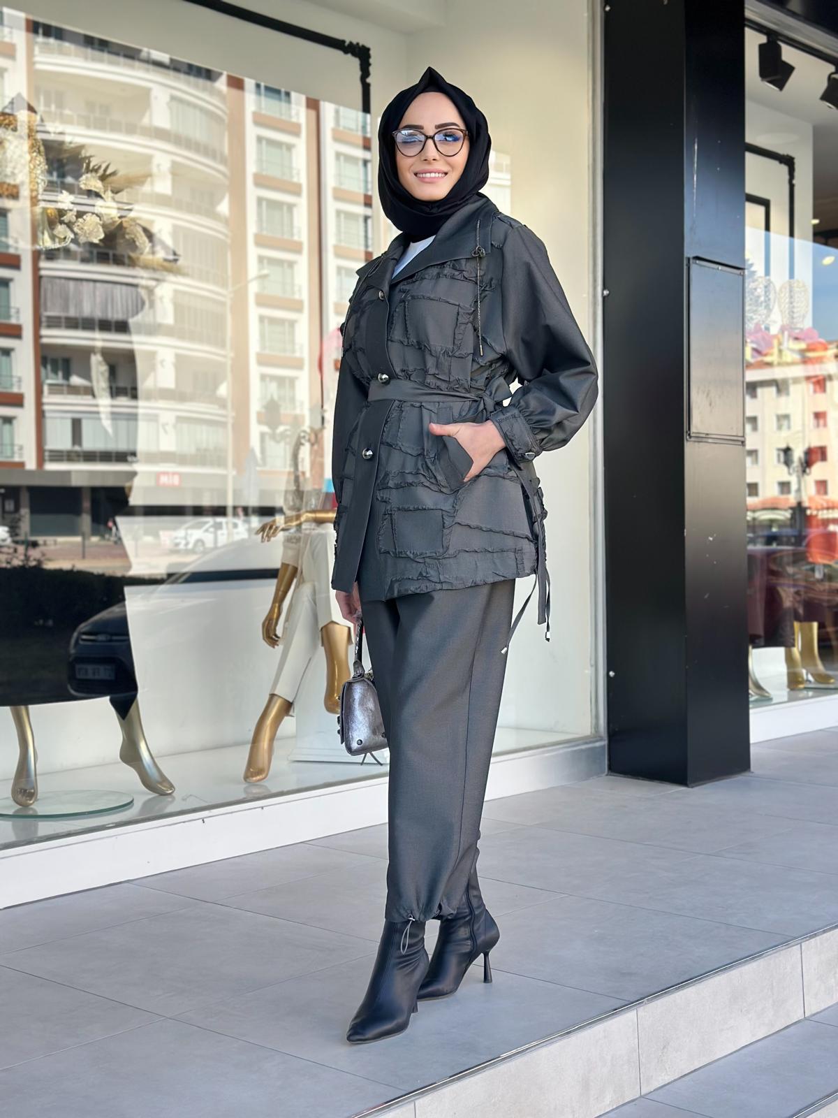 Düğmeli Jakar Takım-Tac 1592