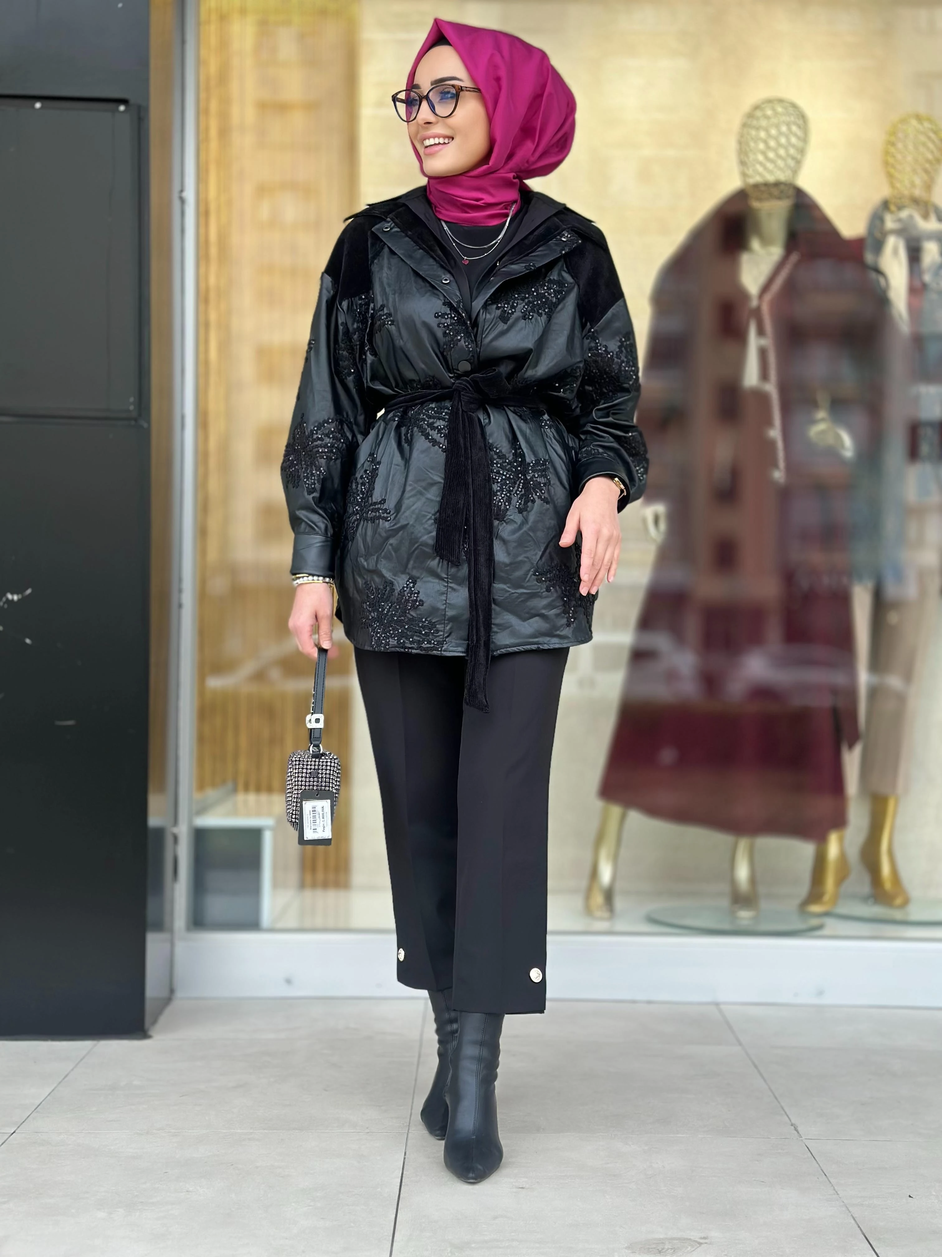 Nakışlı Deri Kap-Tac 7902