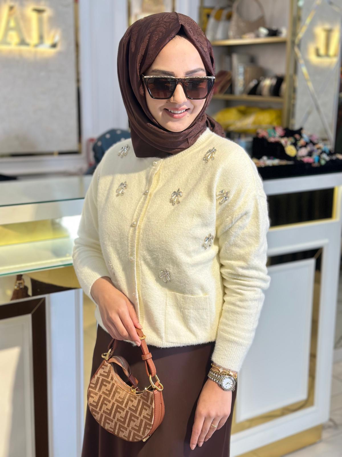 Önü İnci Taşlı Hırka-Tac 6101 - Ekru