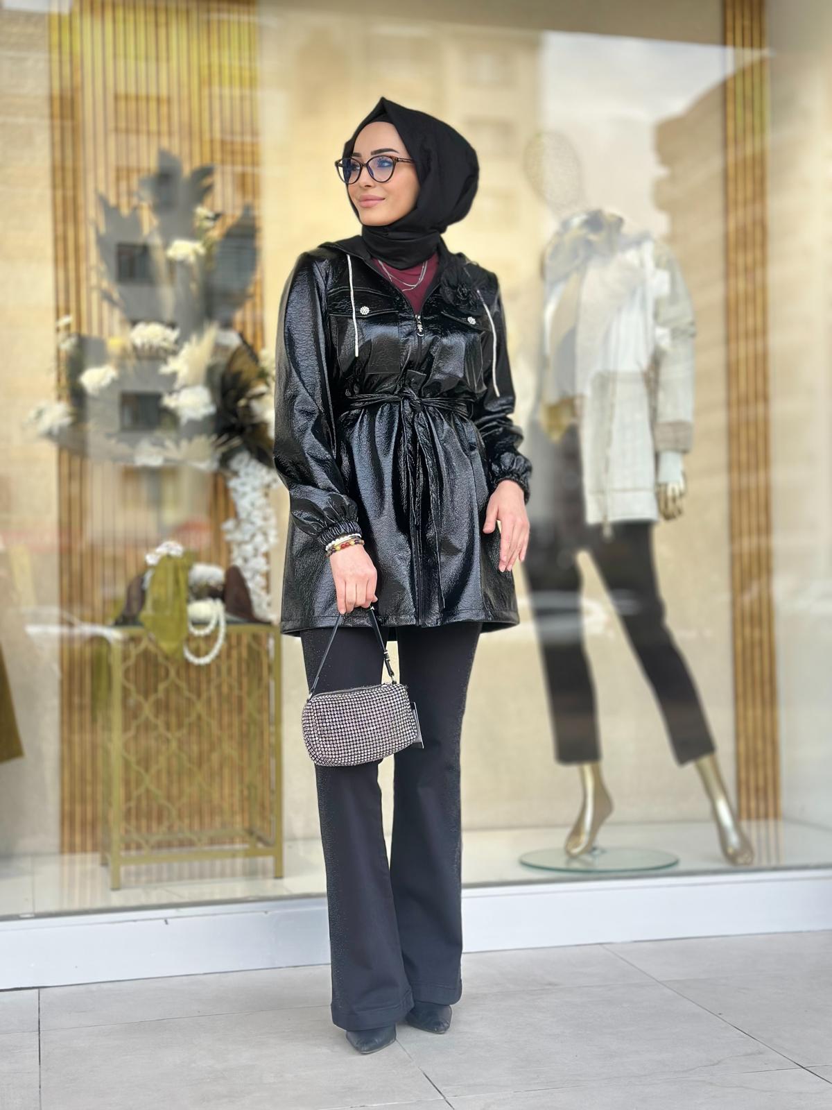 Çiçek Broşlu Deri Kap-Tac 4221