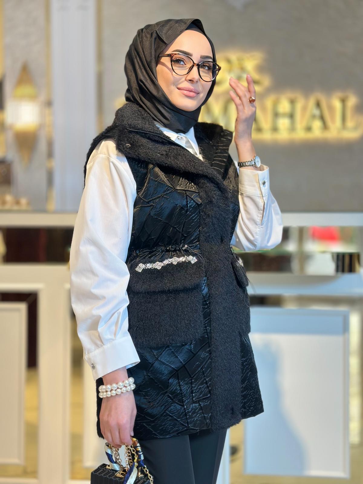 Cepleri Taşlı Deri Yelek-Tac 9407