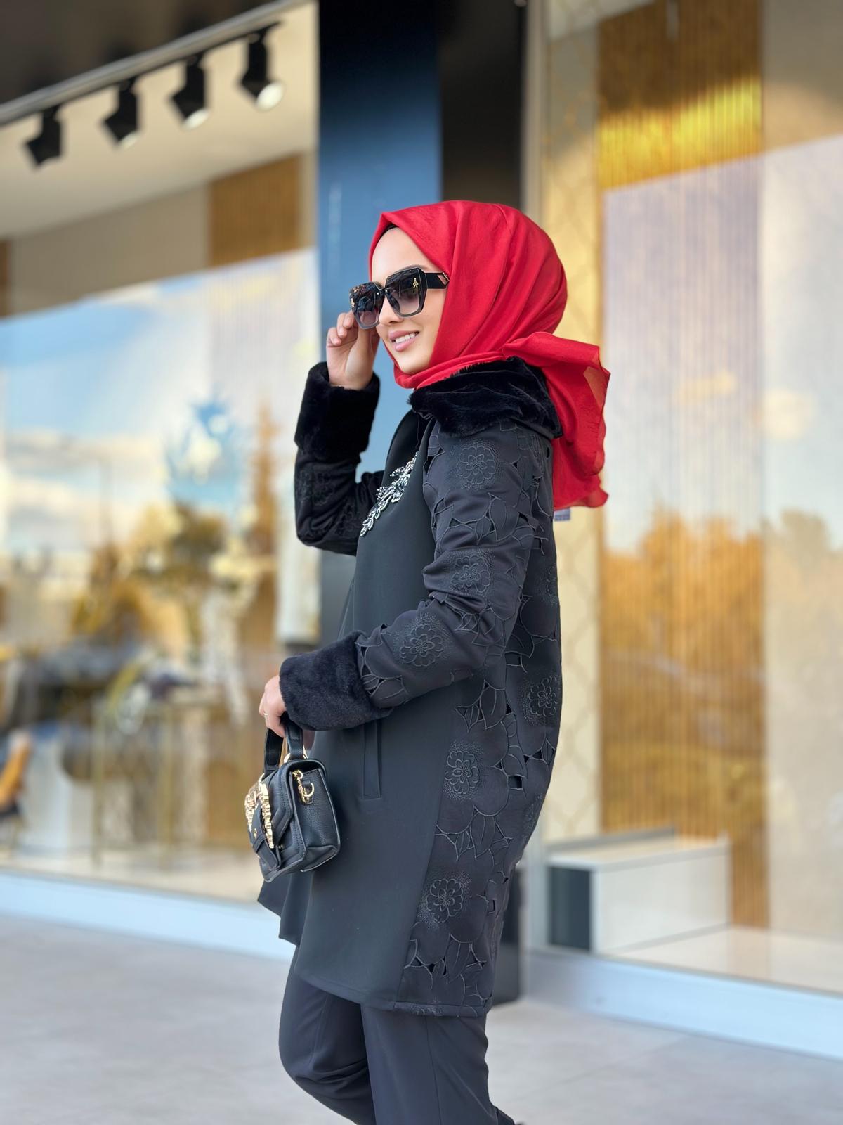 Kol ve Yaka Kürklü Kap-Tac 4213