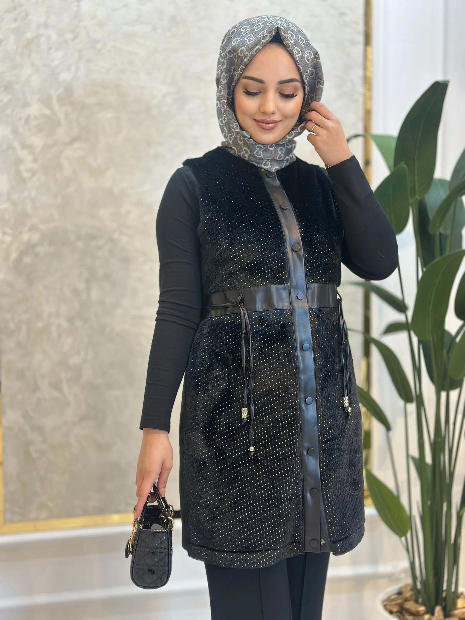 Gümüş Det.Kürk Yelek-Tac 4103