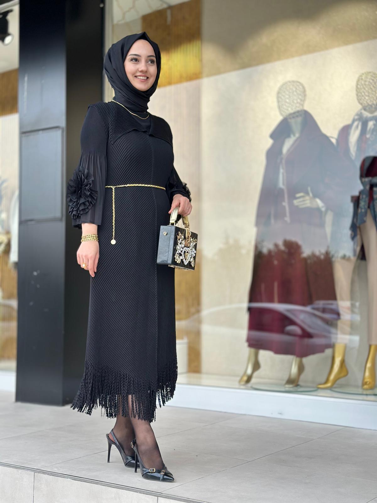 Püsküllü İthal Elbise-Tac