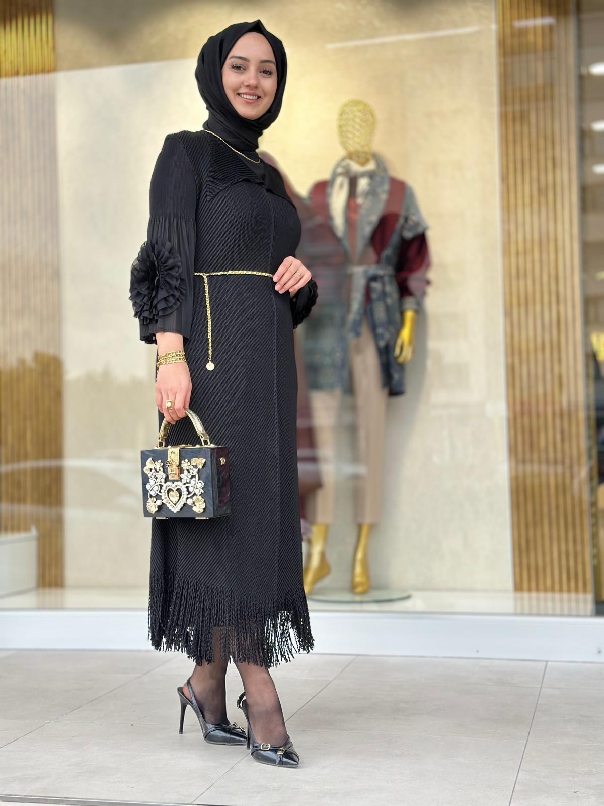 Püsküllü İthal Elbise-Tac