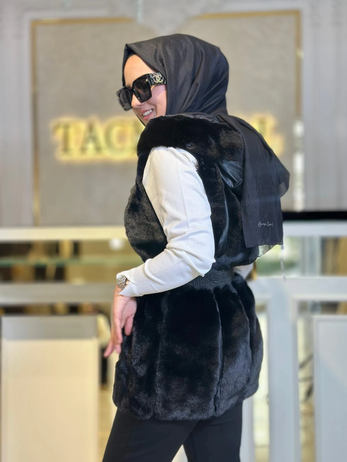 Brest Ribanalı Kürk Yelek-Tac 04591