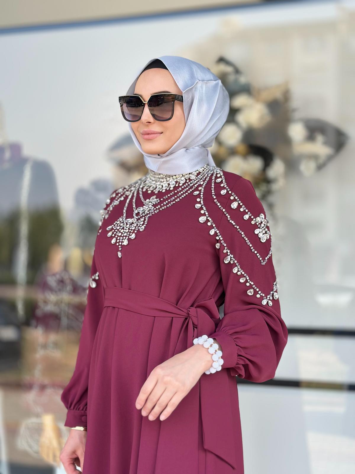 Yaka Ve Omuz Taş İşlemeli Elbise-Tac 4207