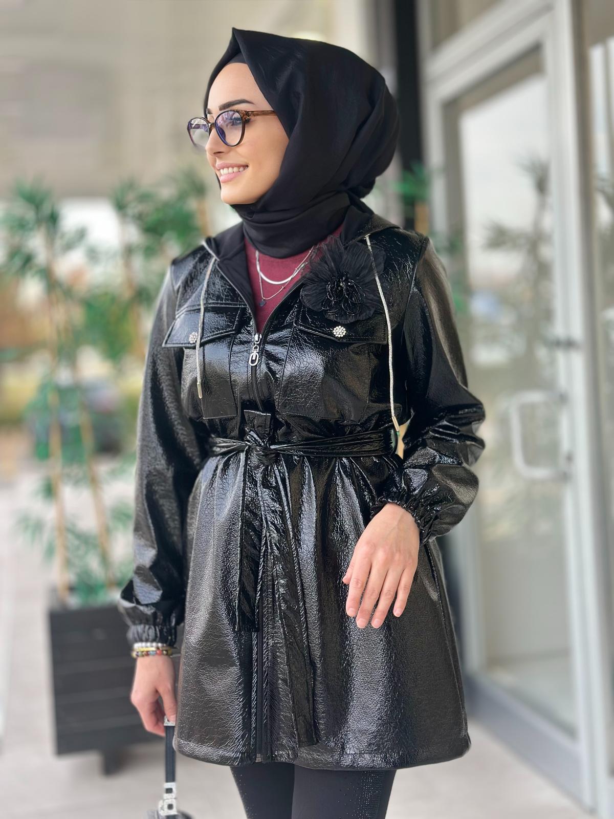 Çiçek Broşlu Deri Kap-Tac 4221