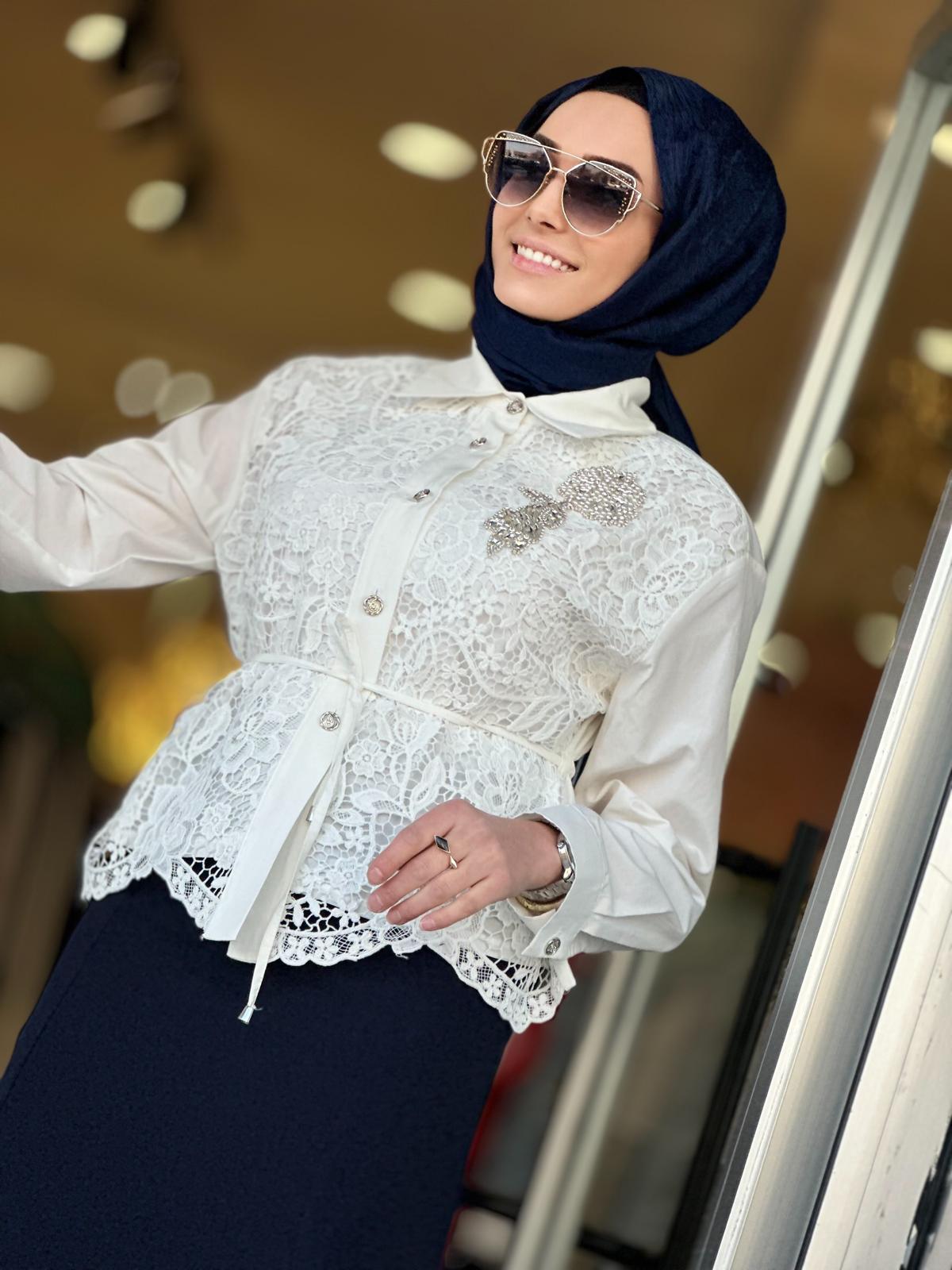 Dantelli Taşlı Gömlek-Tac 8623