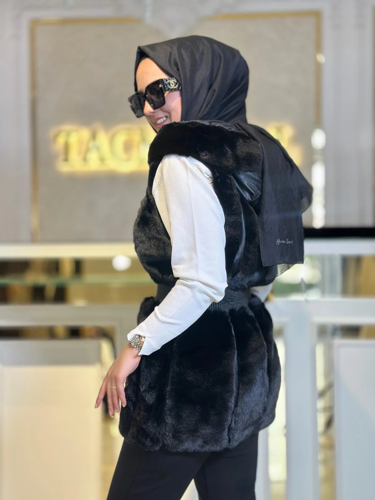 Brest Ribanalı Kürk Yelek-Tac 04591