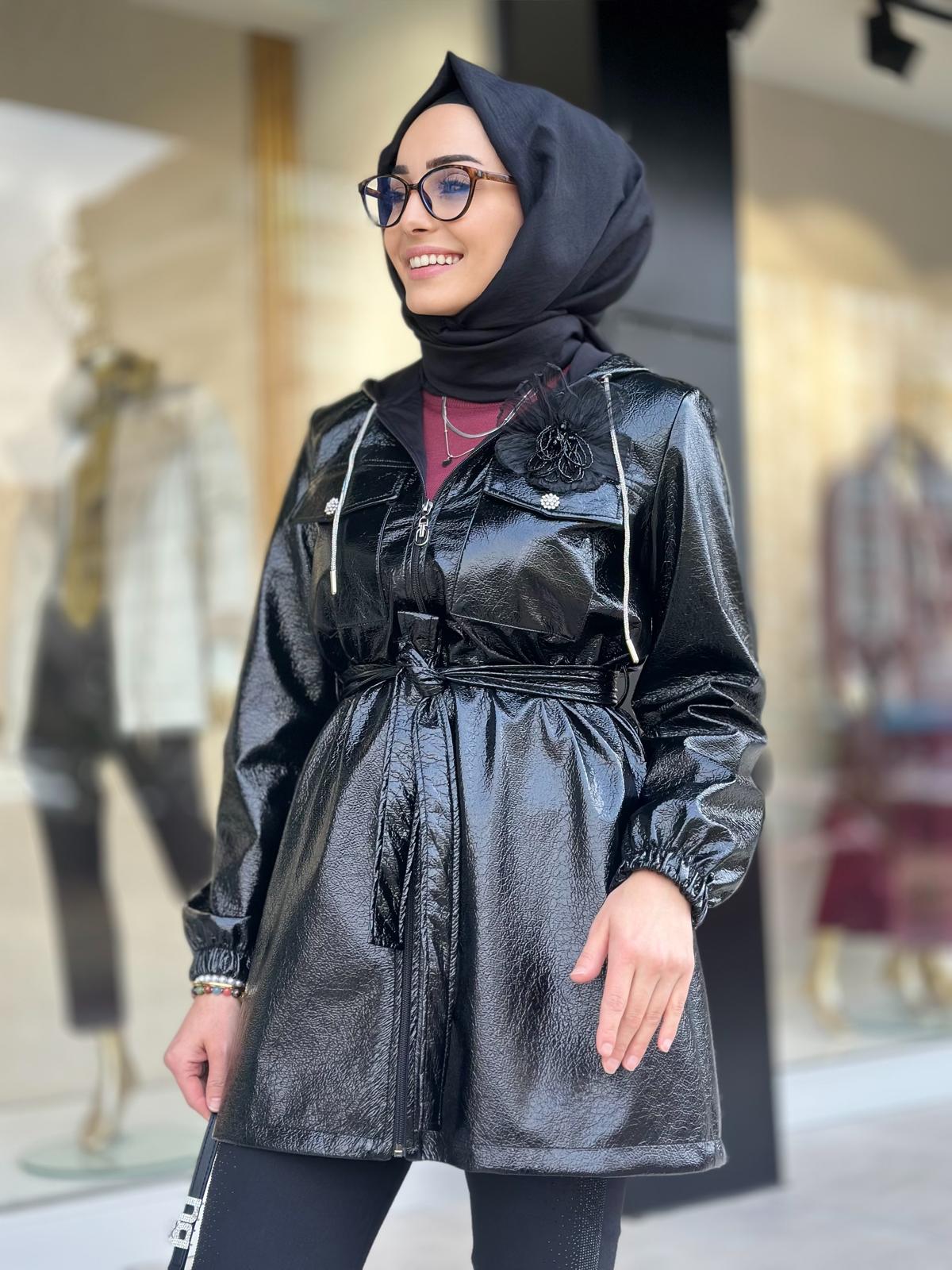 Çiçek Broşlu Deri Kap-Tac 4221