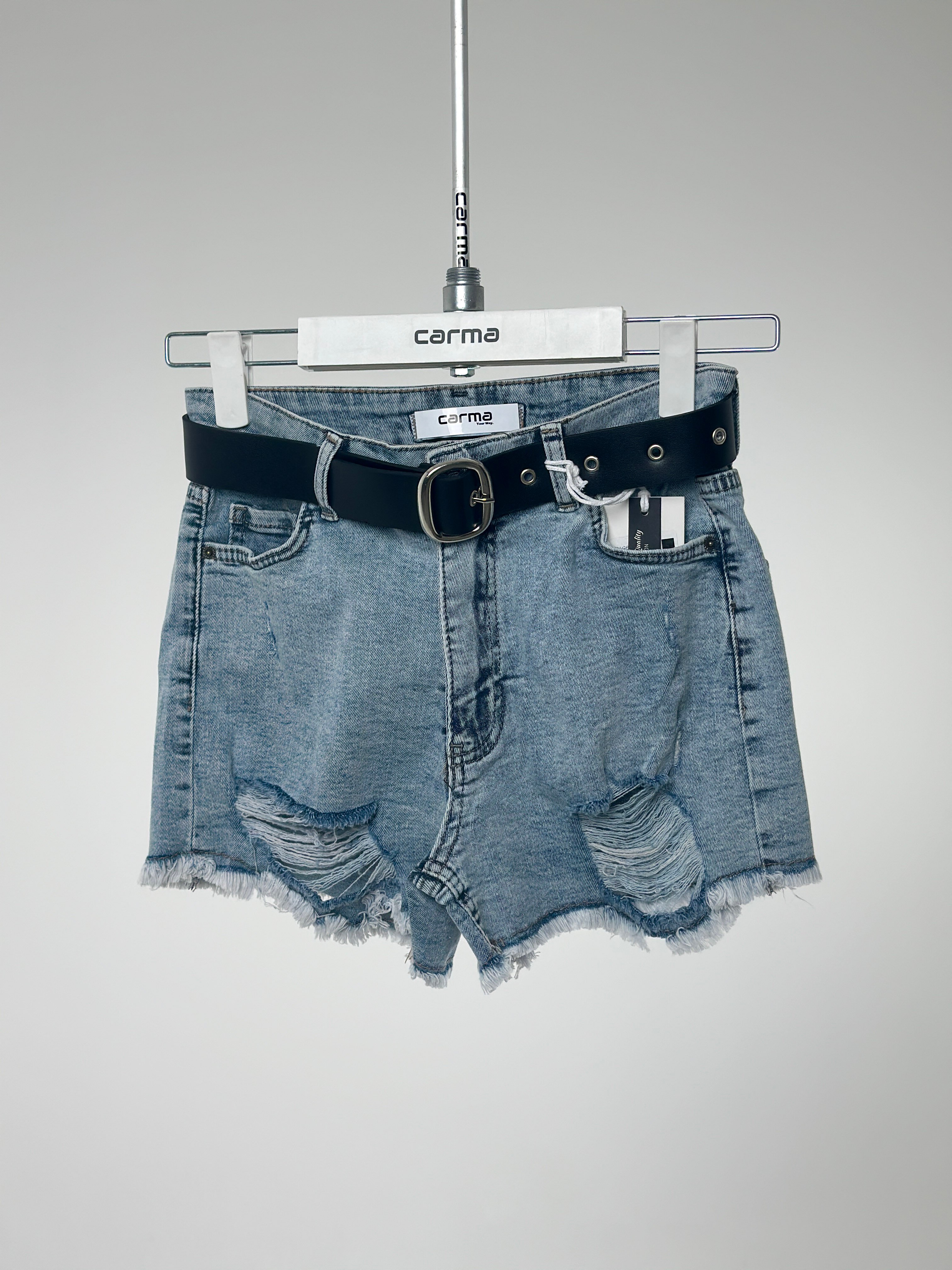 Yırtık Paça Denim Şort - yıkamalı açık mavi