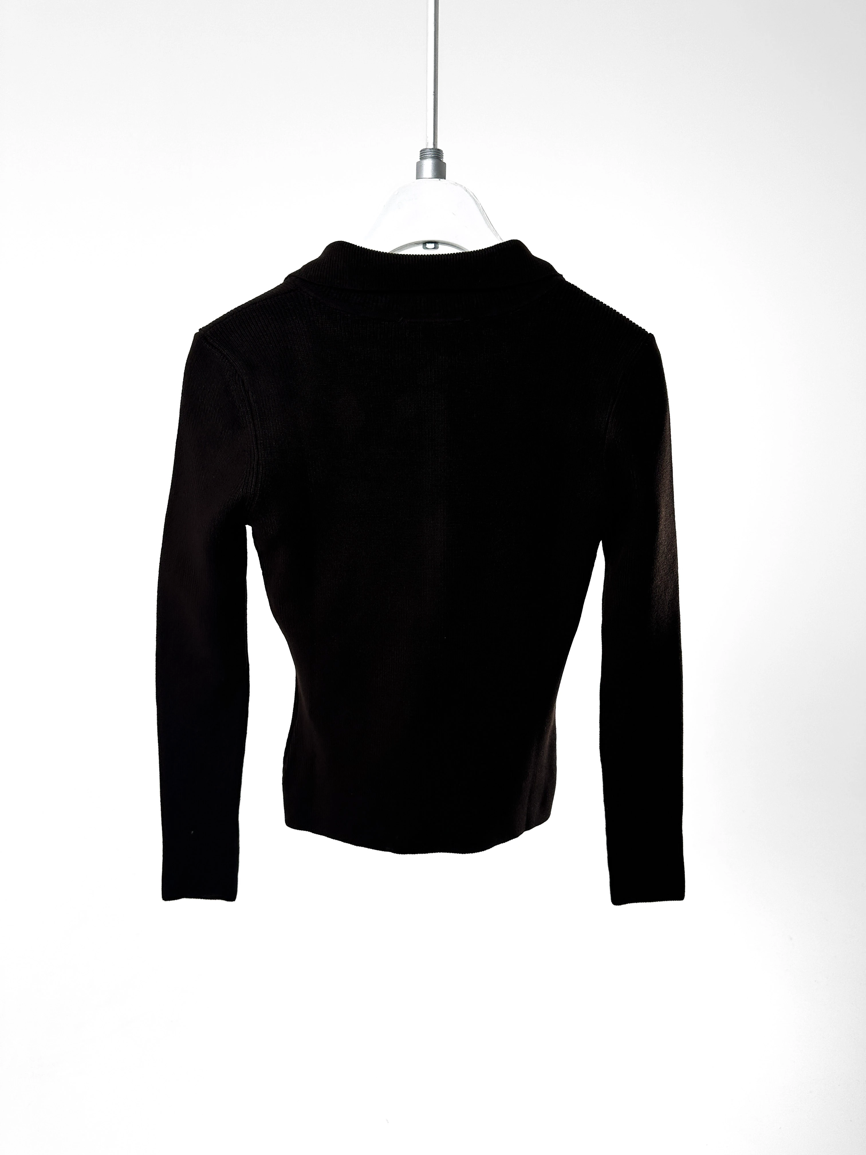 Dik Yaka Çıtçıt Detaylı Triko