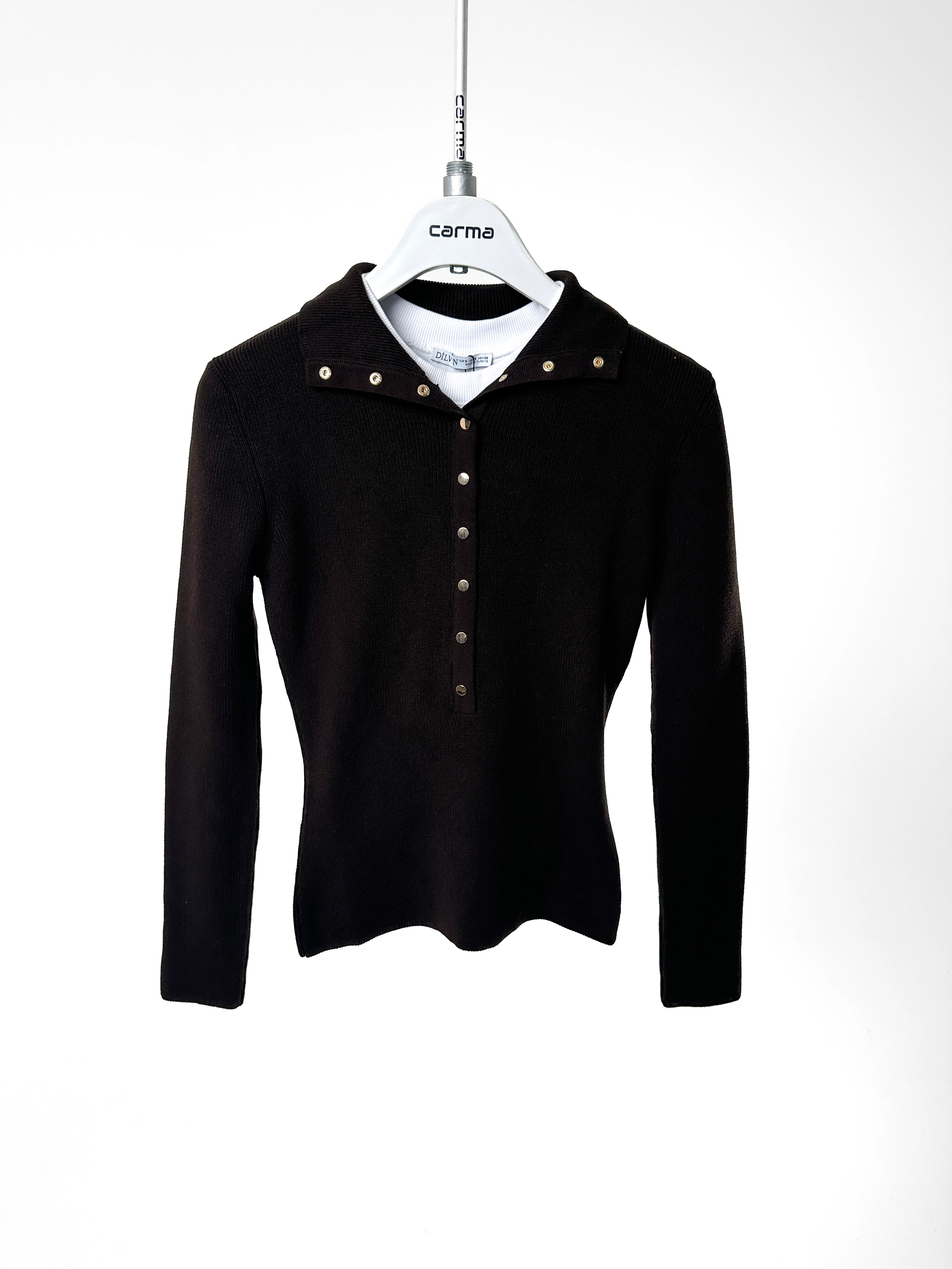 Dik Yaka Çıtçıt Detaylı Triko