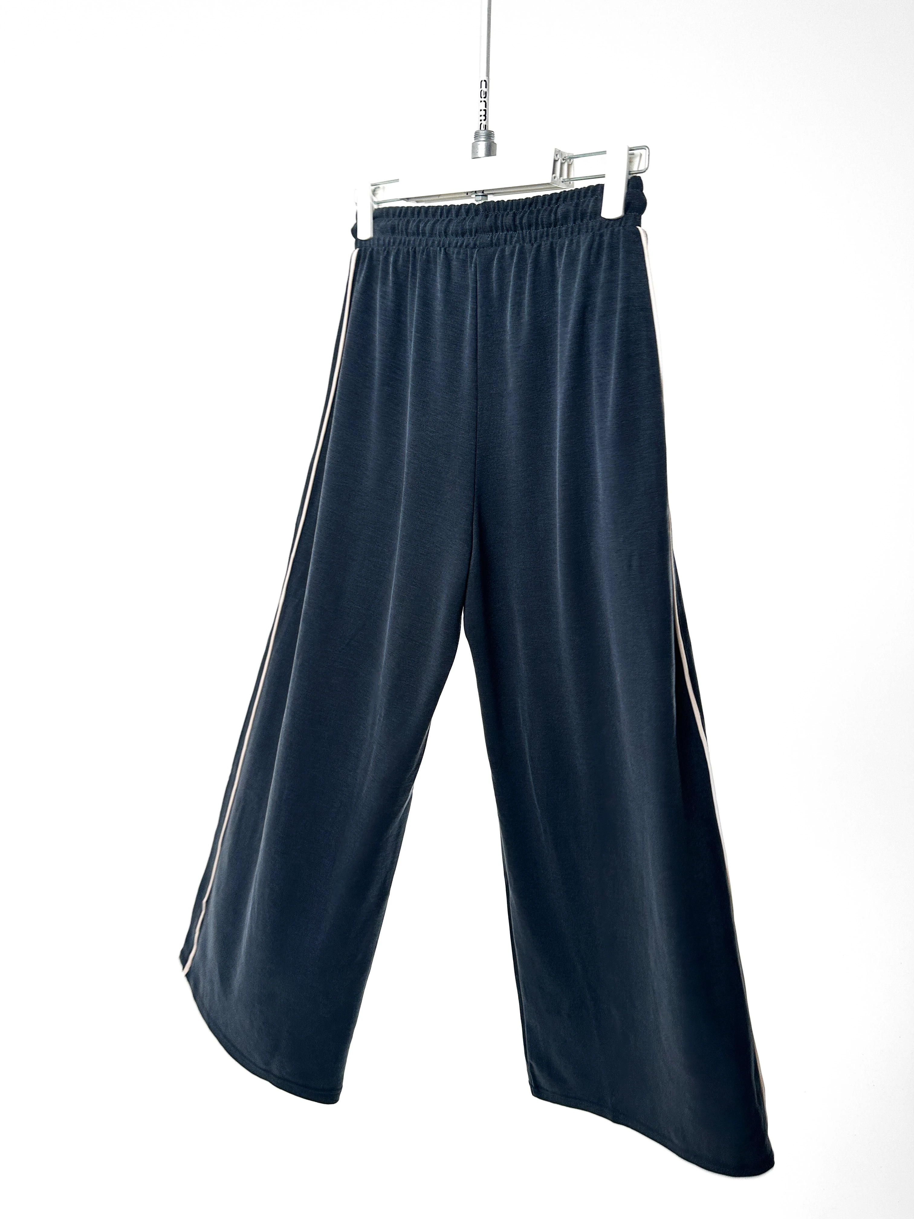 Şerit Detaylı Bol Pantolon