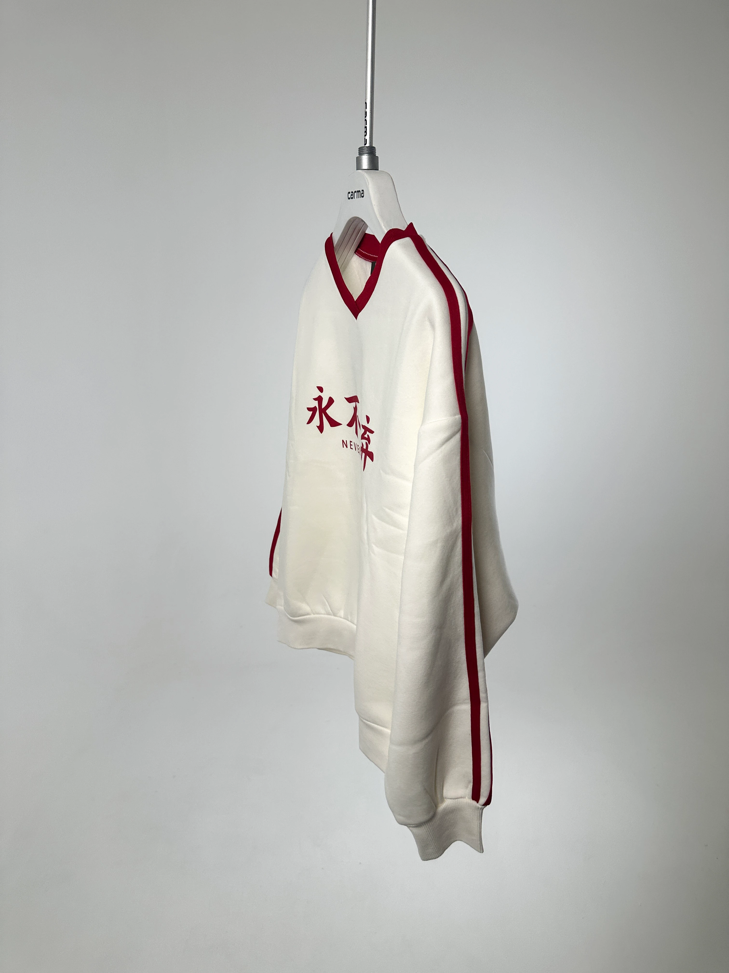 V Yaka Şerit Detaylı Sweatshirt