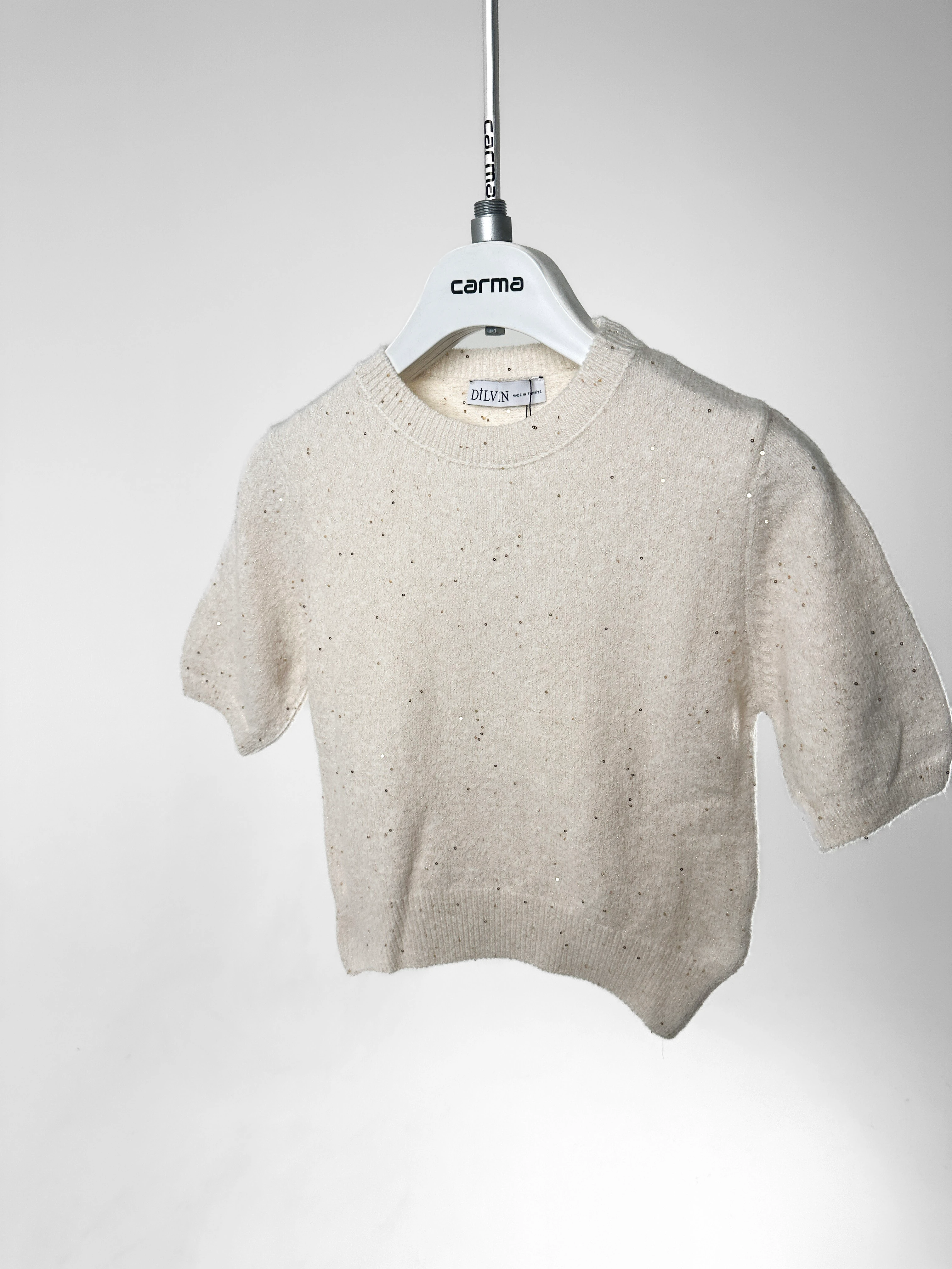 Pul Dokulu Simli Kısa Kol Kazak