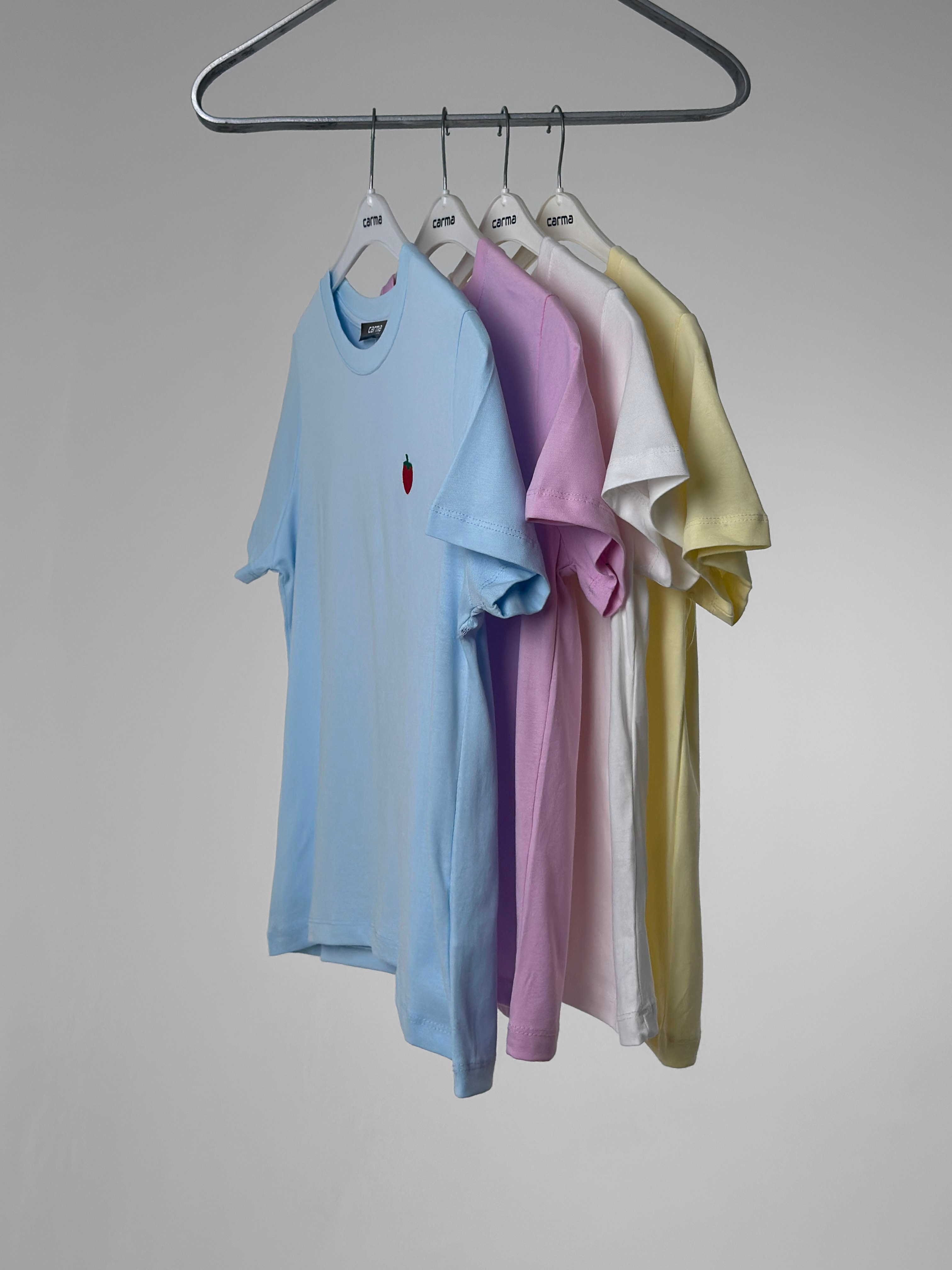 Çilek Nakışlı Basic T-Shirt