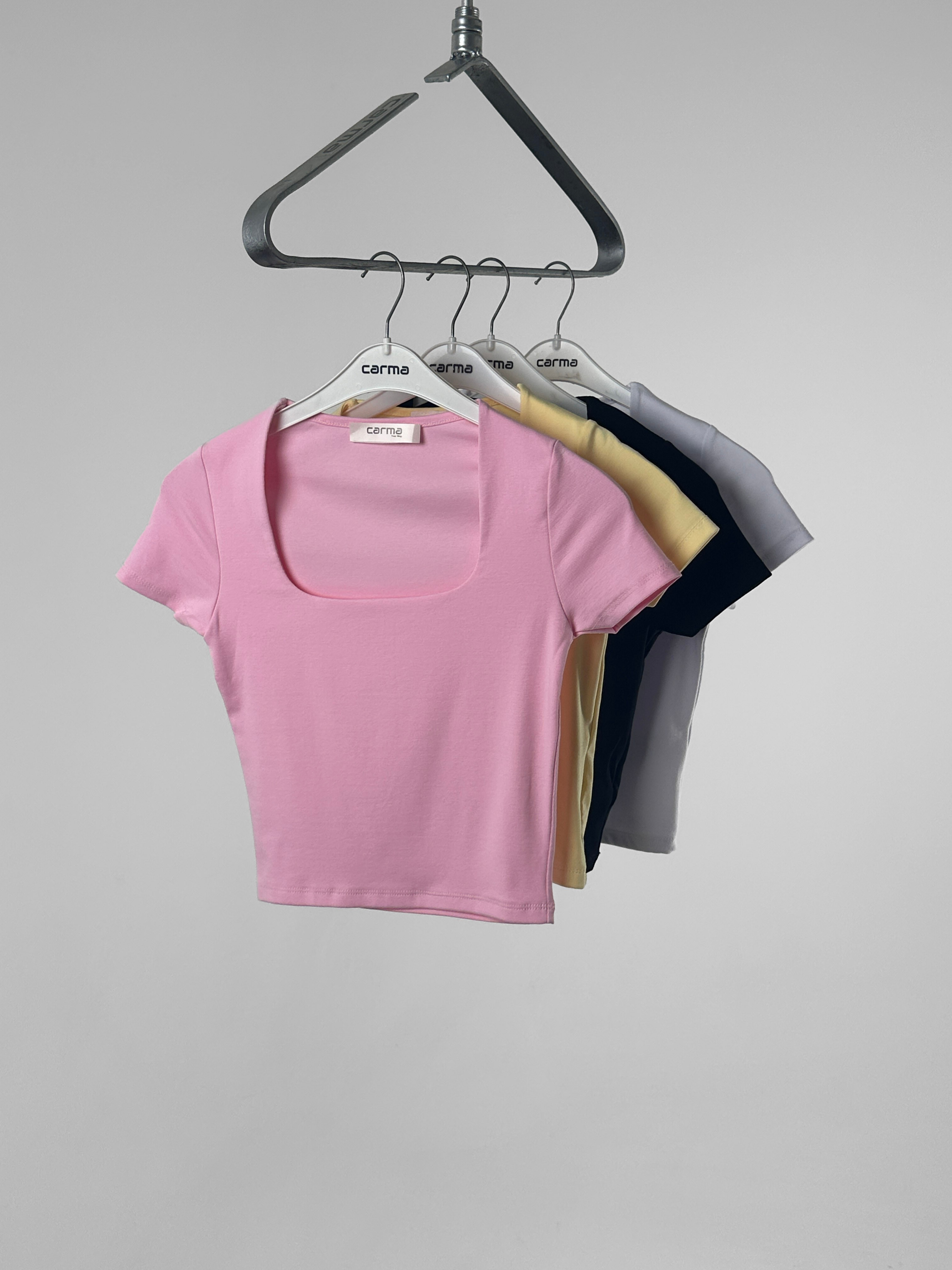 Kare Yaka Fit Crop
