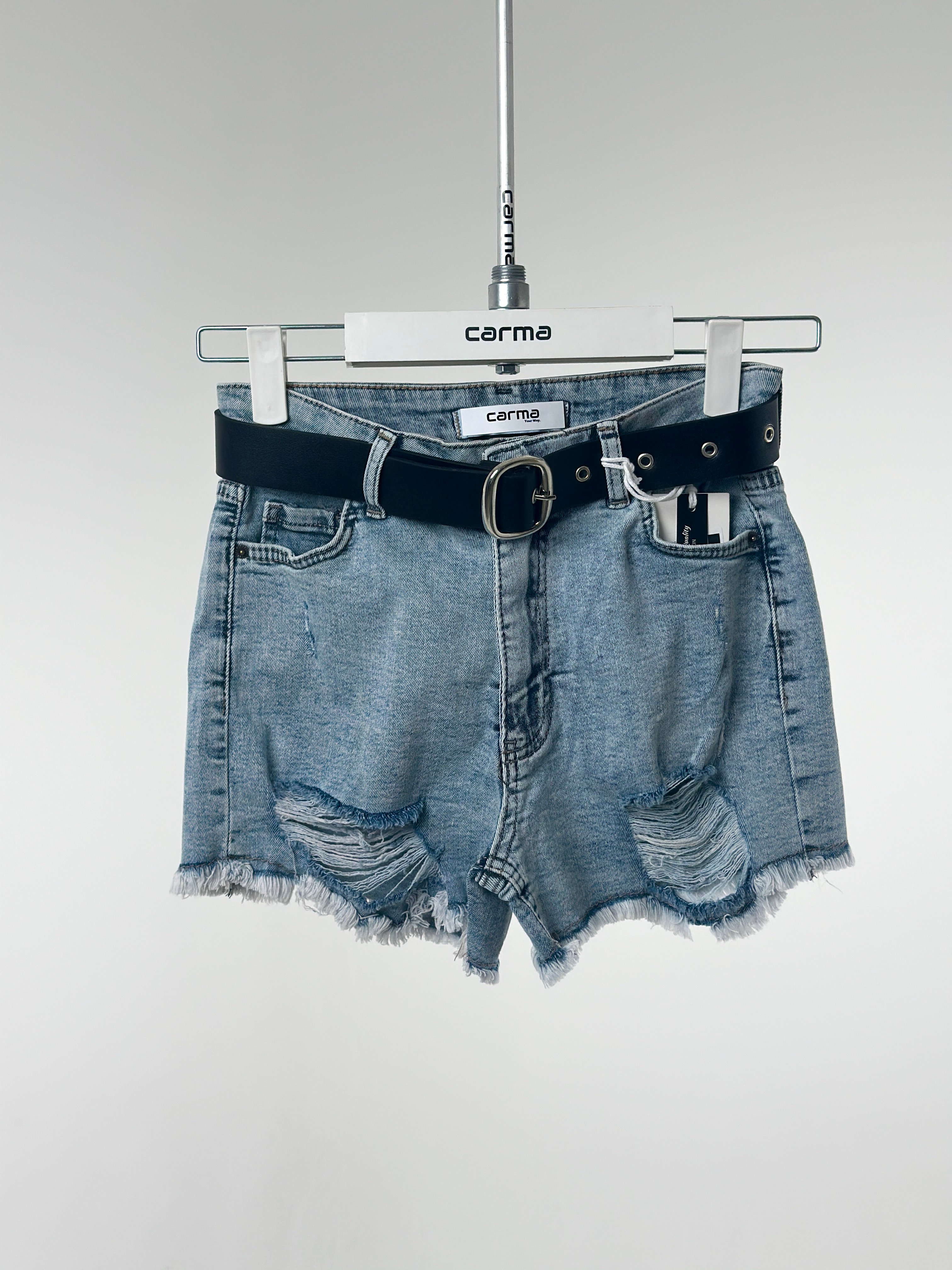 Yırtık Paça Denim Şort