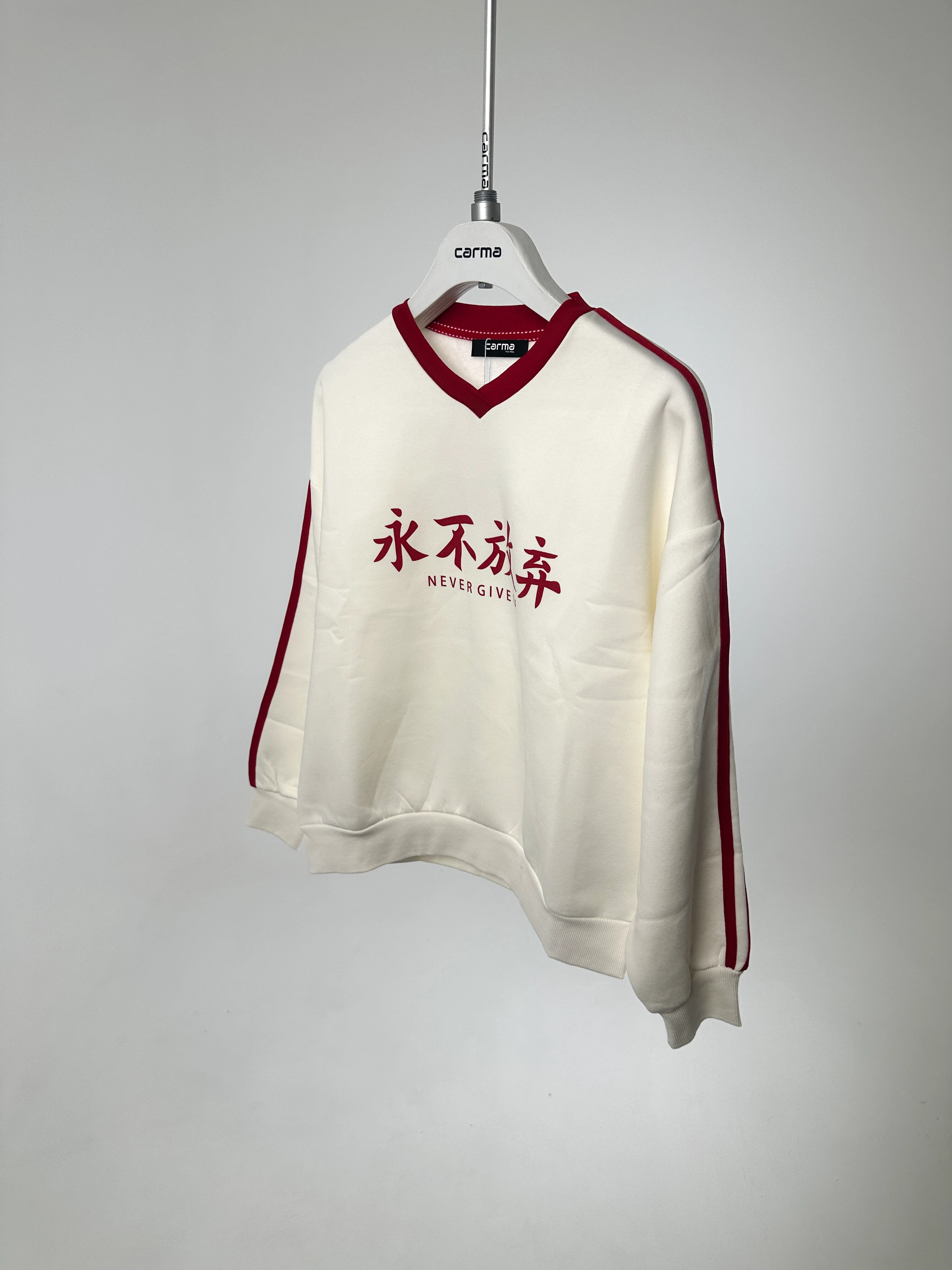 V Yaka Şerit Detaylı Sweatshirt