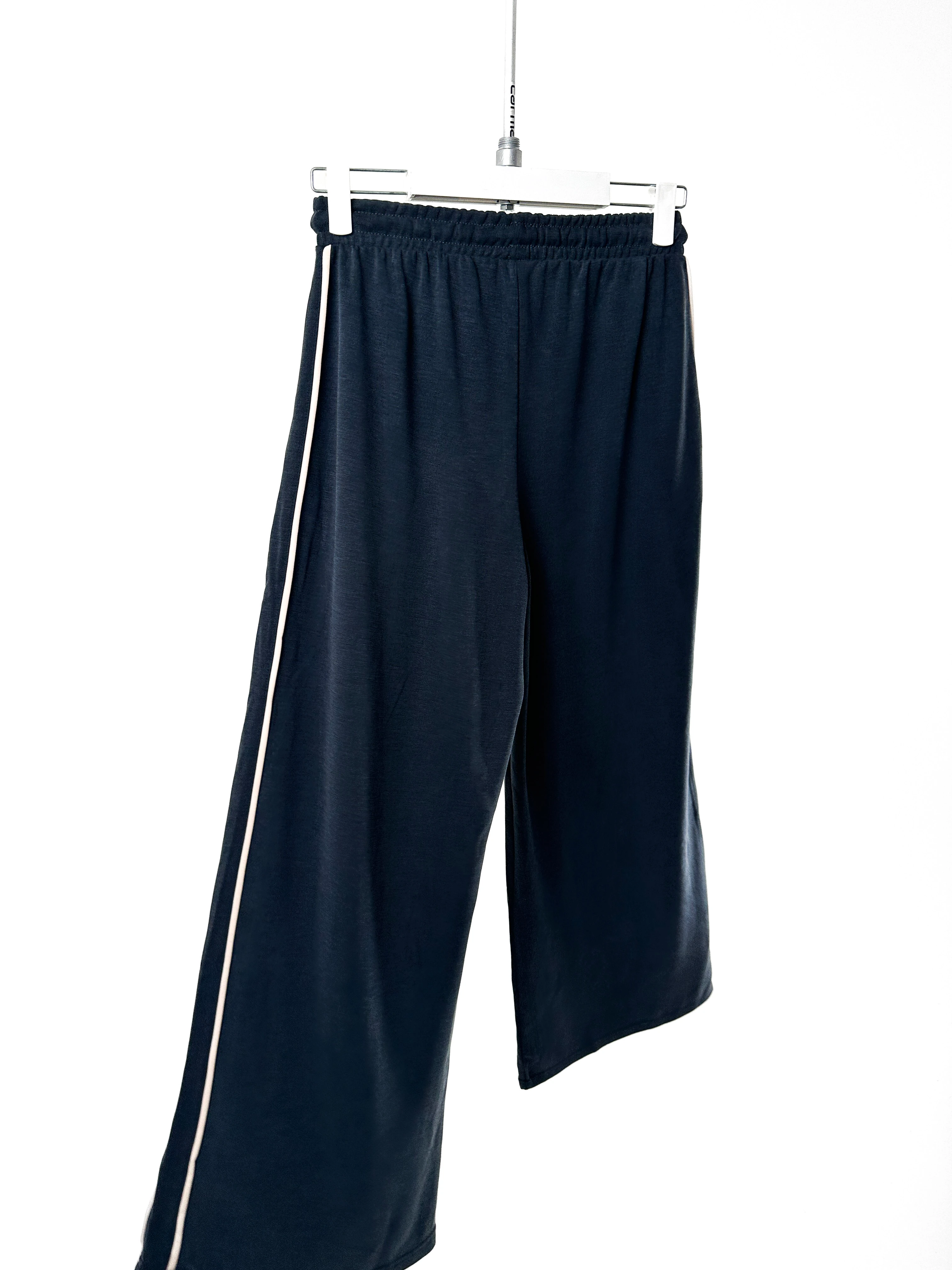 Şerit Detaylı Bol Pantolon