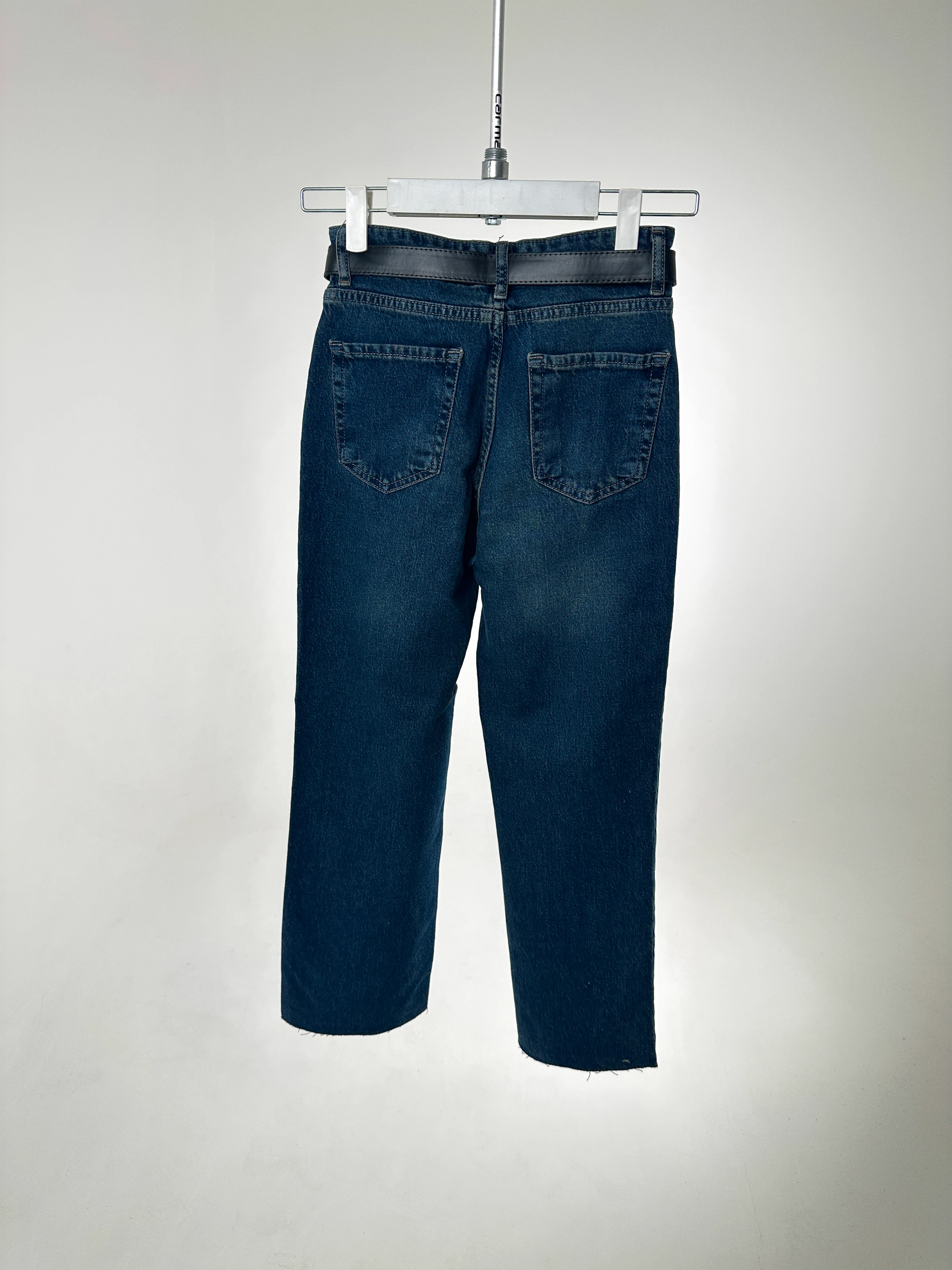 Kemerli Kesik Paça Jean